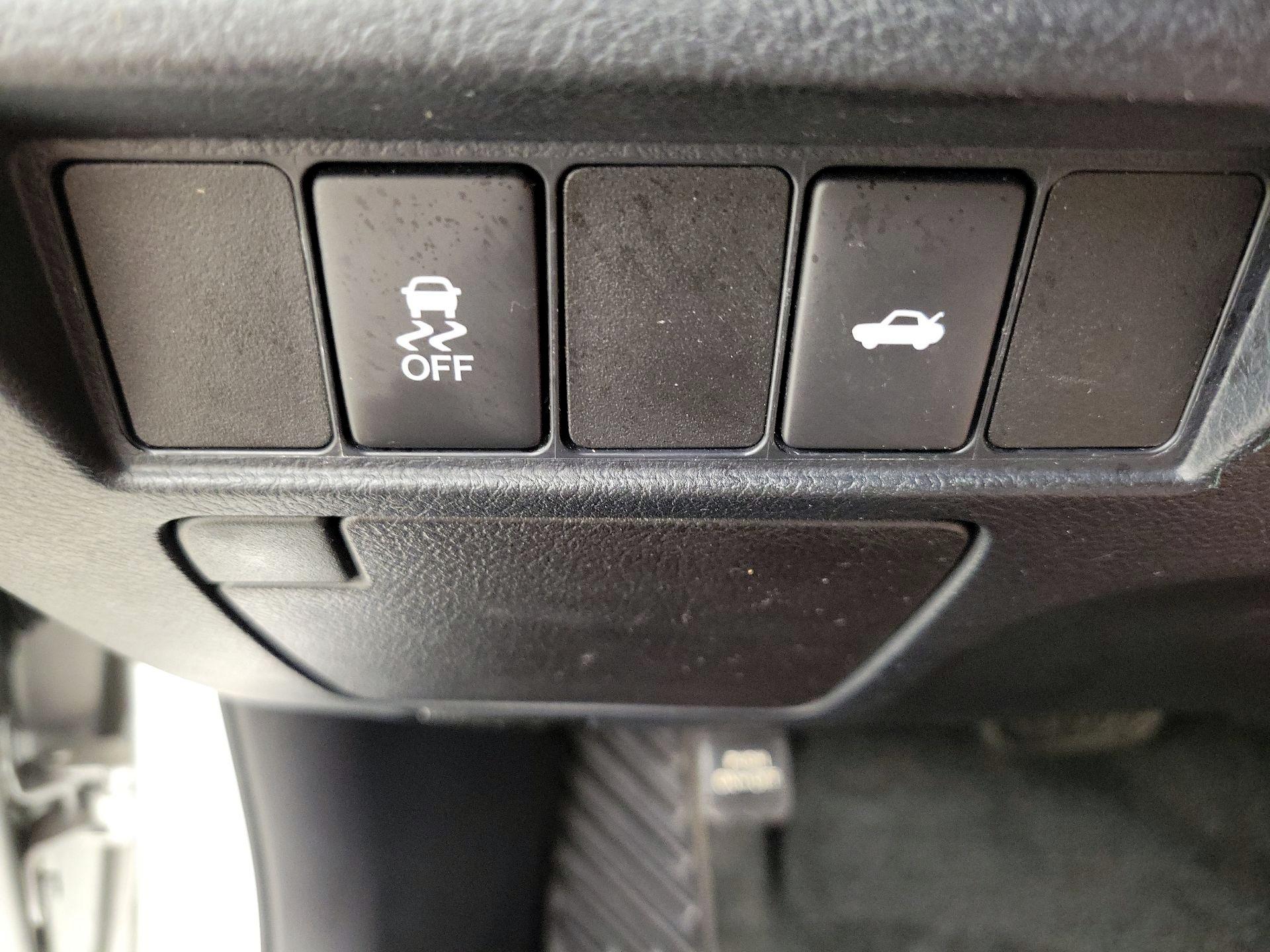 Thumbnail: 2016 Toyota Avalon - 13