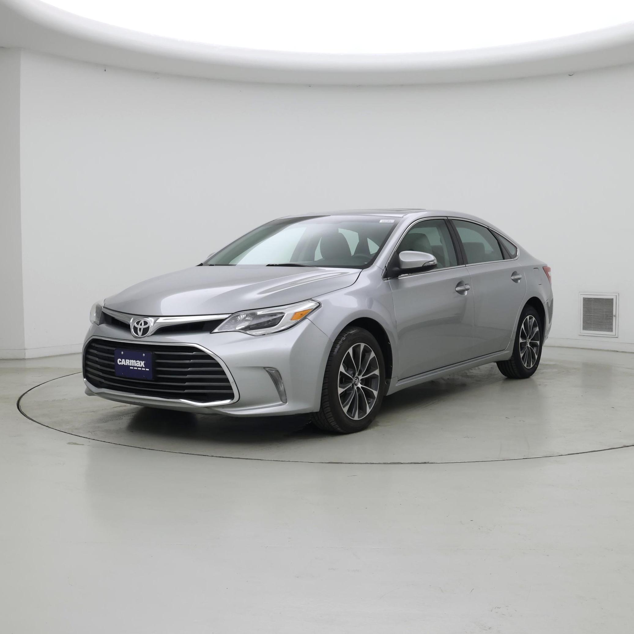 Thumbnail: 2016 Toyota Avalon - 4
