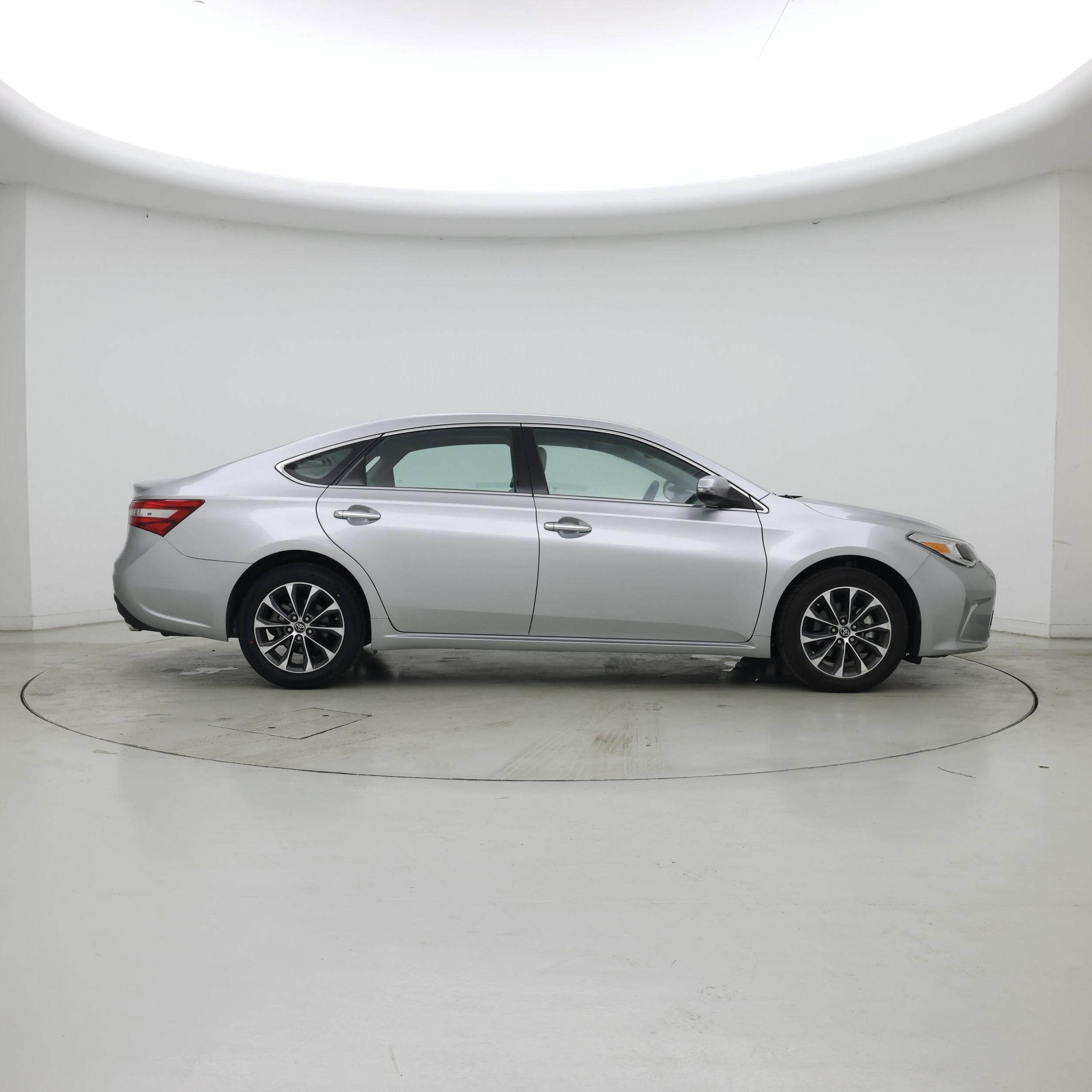 Thumbnail: 2016 Toyota Avalon - 7