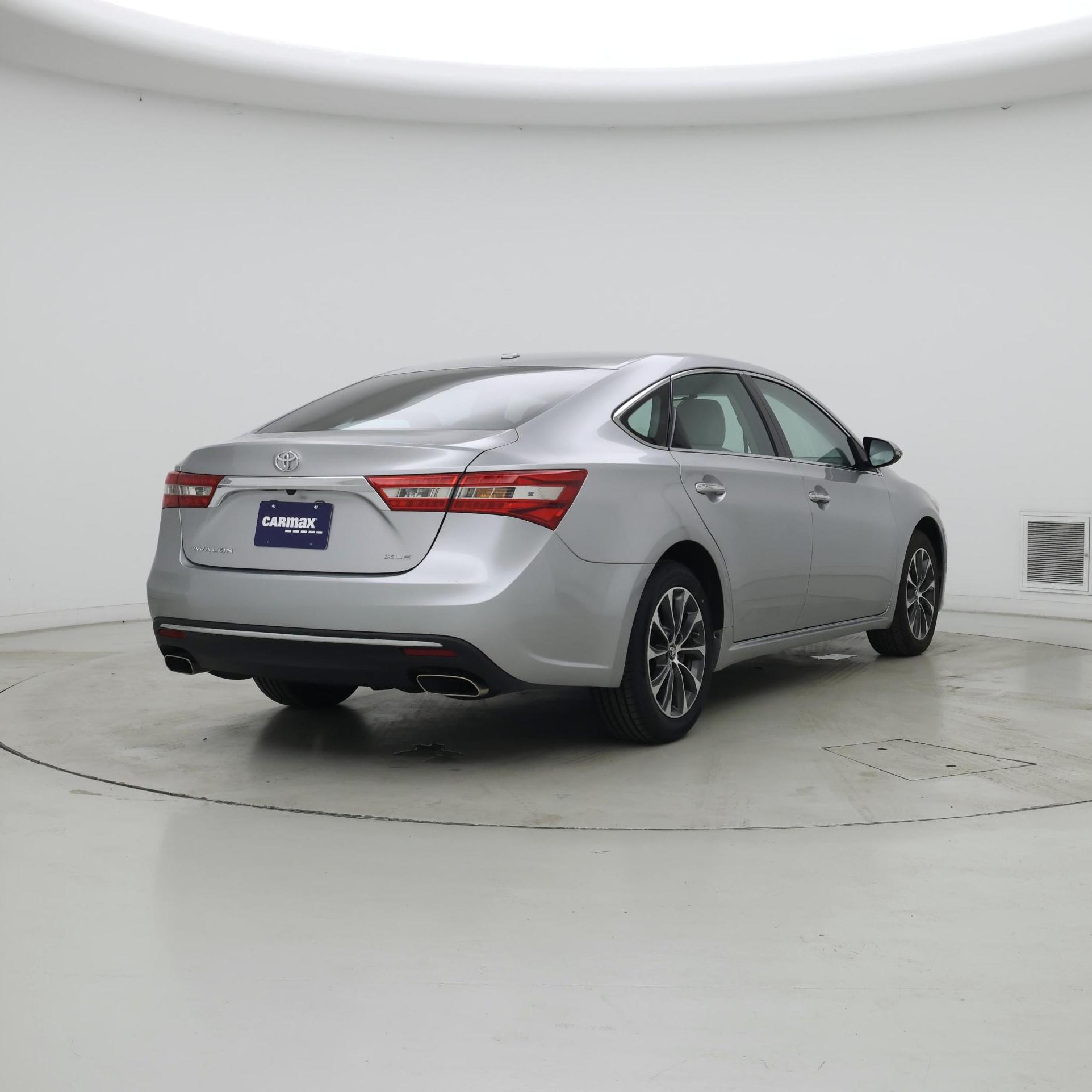 Thumbnail: 2016 Toyota Avalon - 8