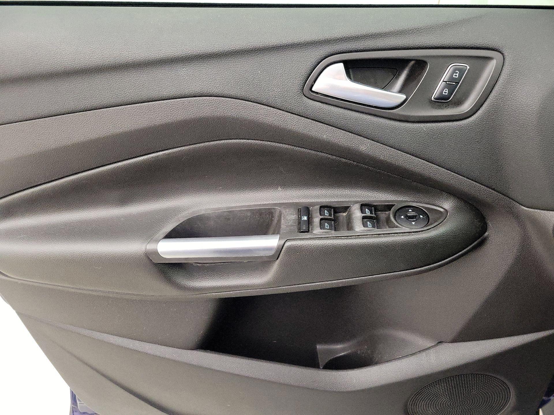 Thumbnail: 2016 Ford Escape - 12