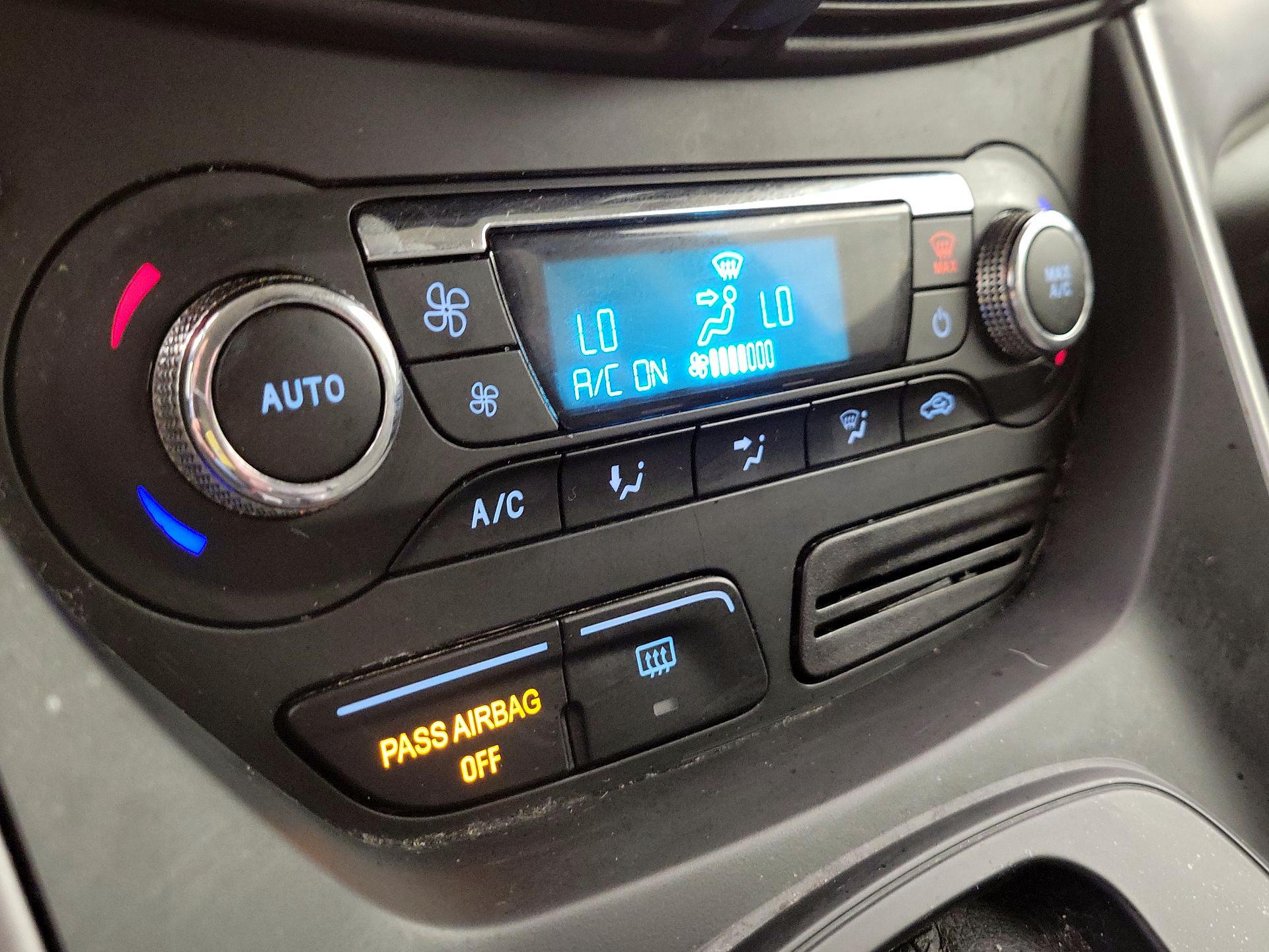 Thumbnail: 2016 Ford Escape - 17