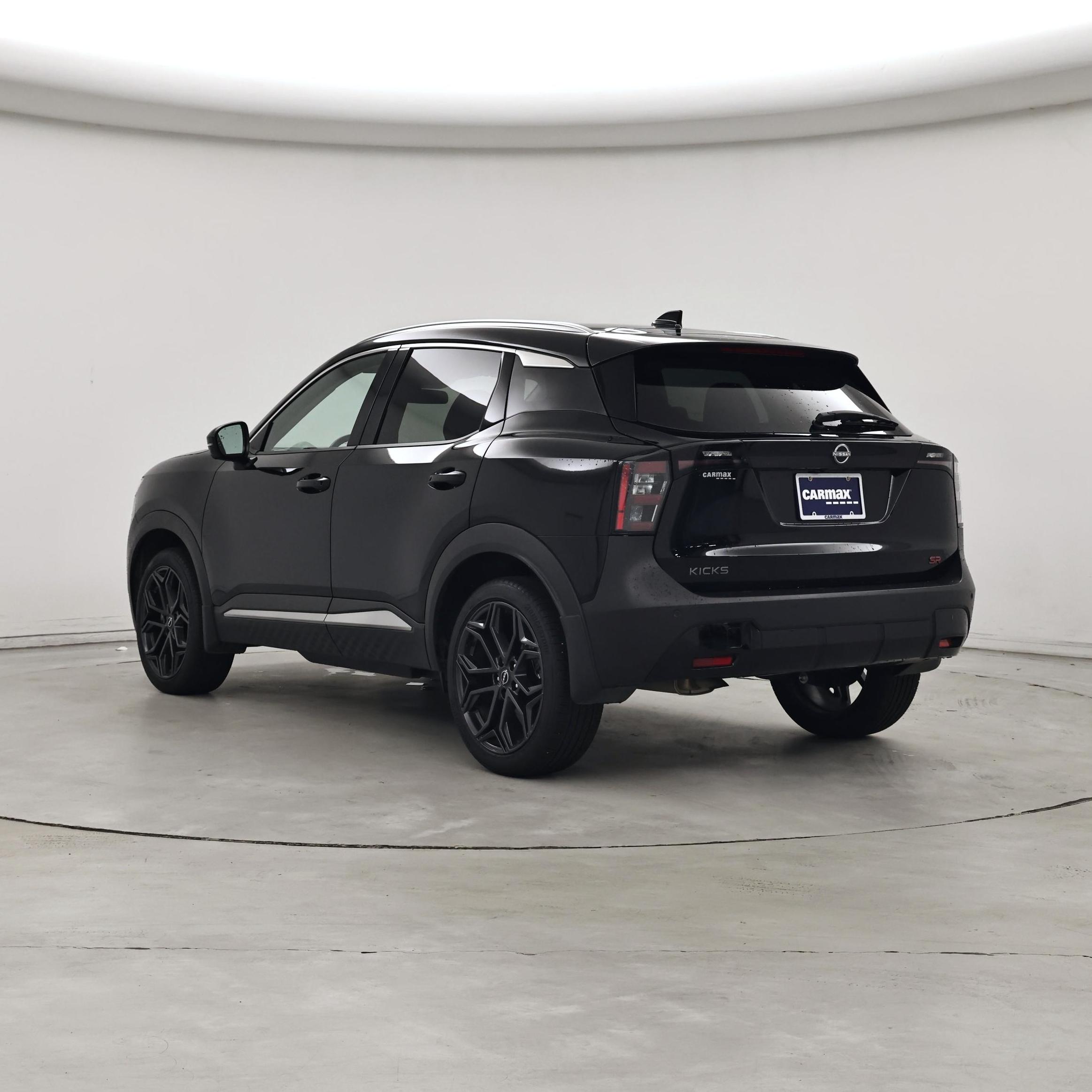 Thumbnail: 2025 Nissan Kicks - 2