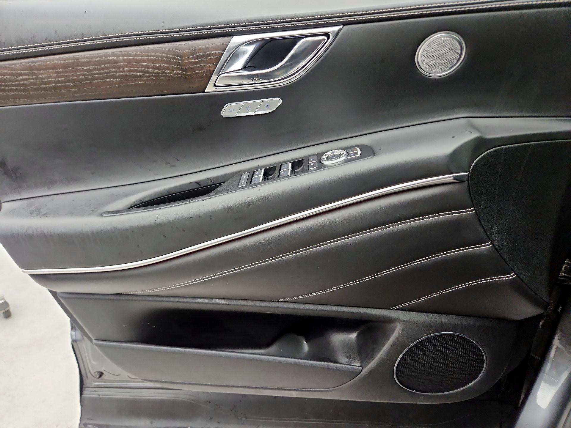 Thumbnail: 2021 Genesis GV80 - 12