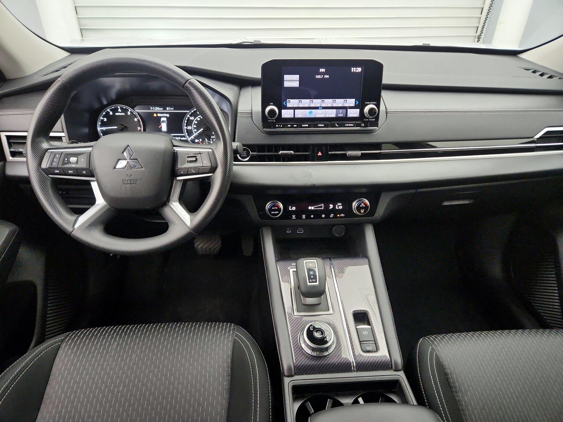 Thumbnail: 2024 Mitsubishi Outlander - 9