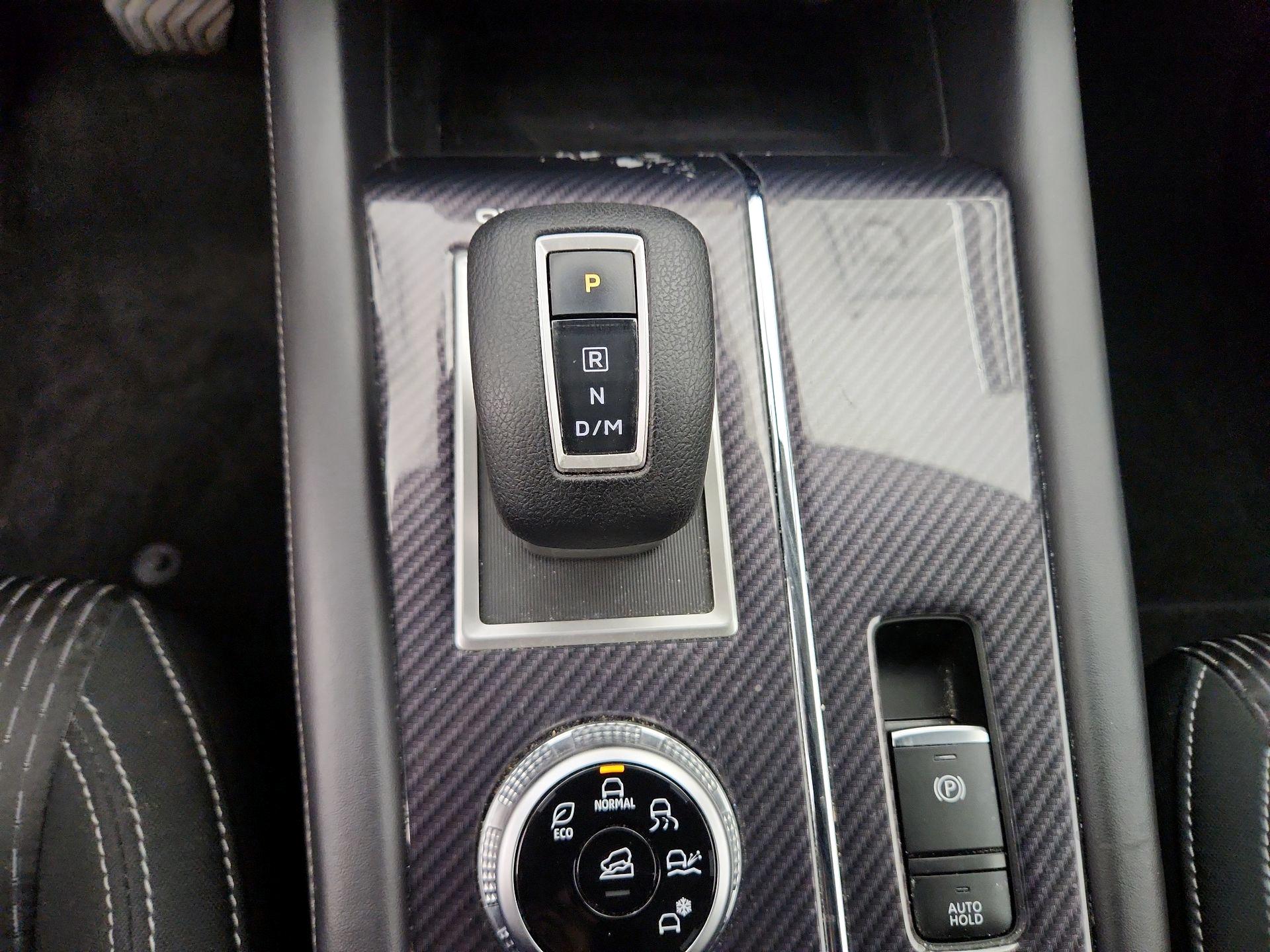 Thumbnail: 2024 Mitsubishi Outlander - 17