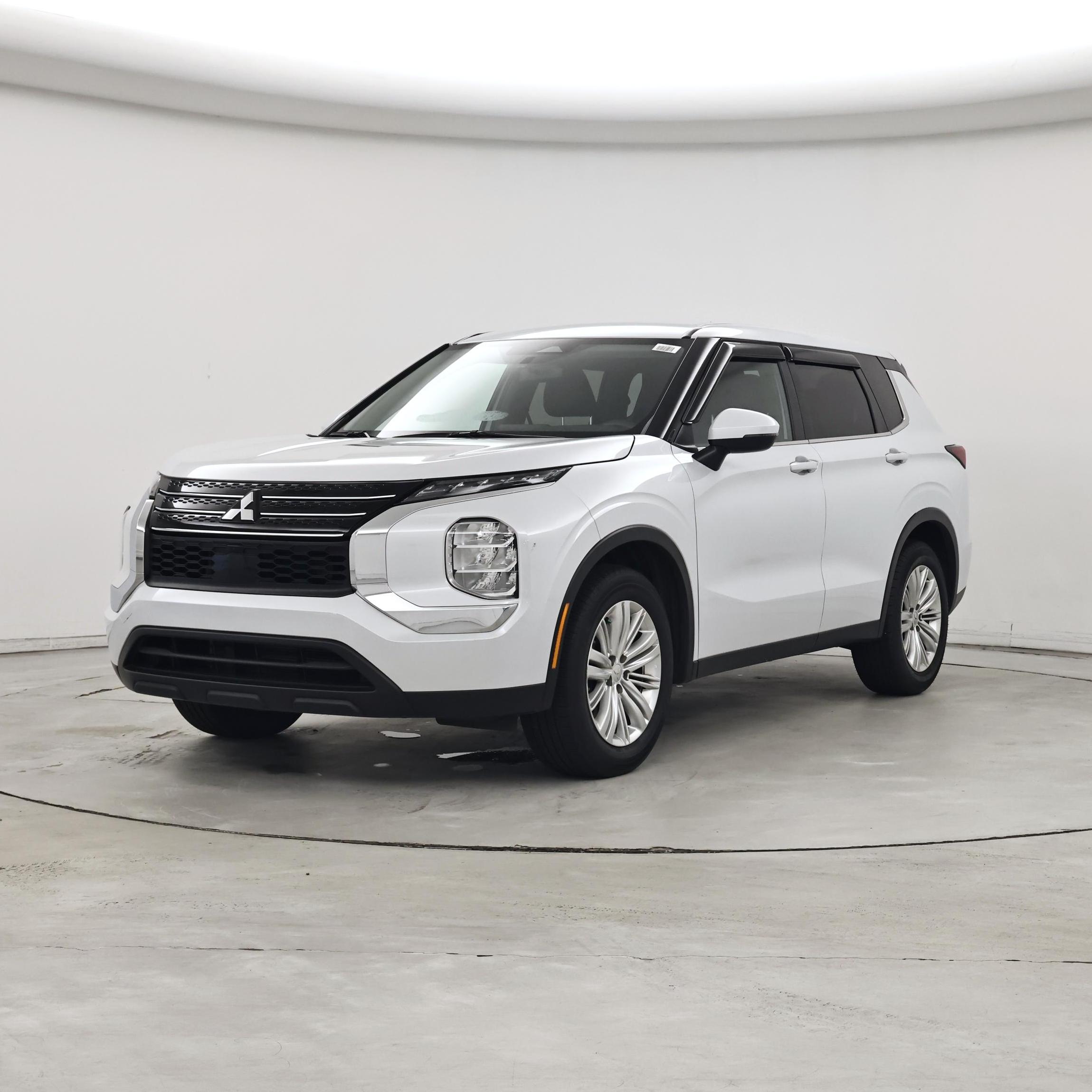 Thumbnail: 2024 Mitsubishi Outlander - 4