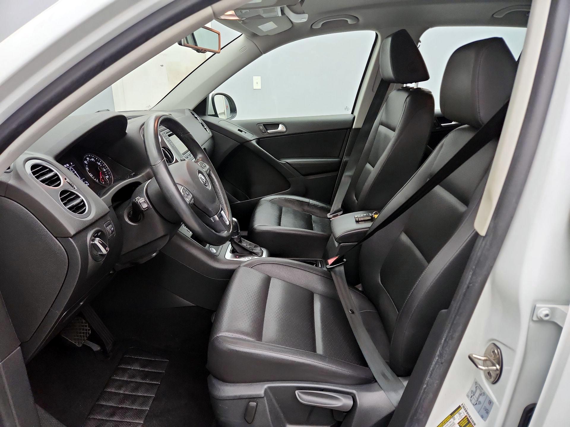 Thumbnail: 2016 Volkswagen Tiguan - 11