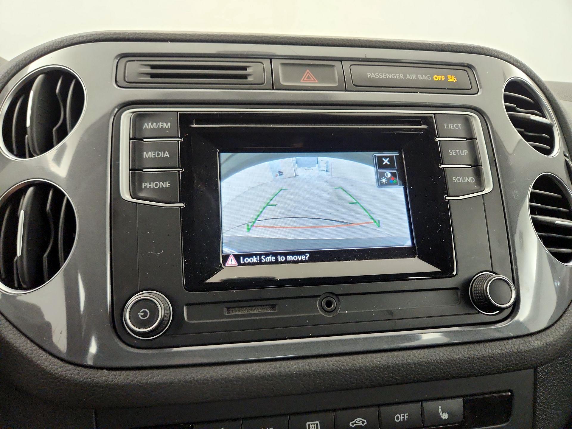 Thumbnail: 2016 Volkswagen Tiguan - 14