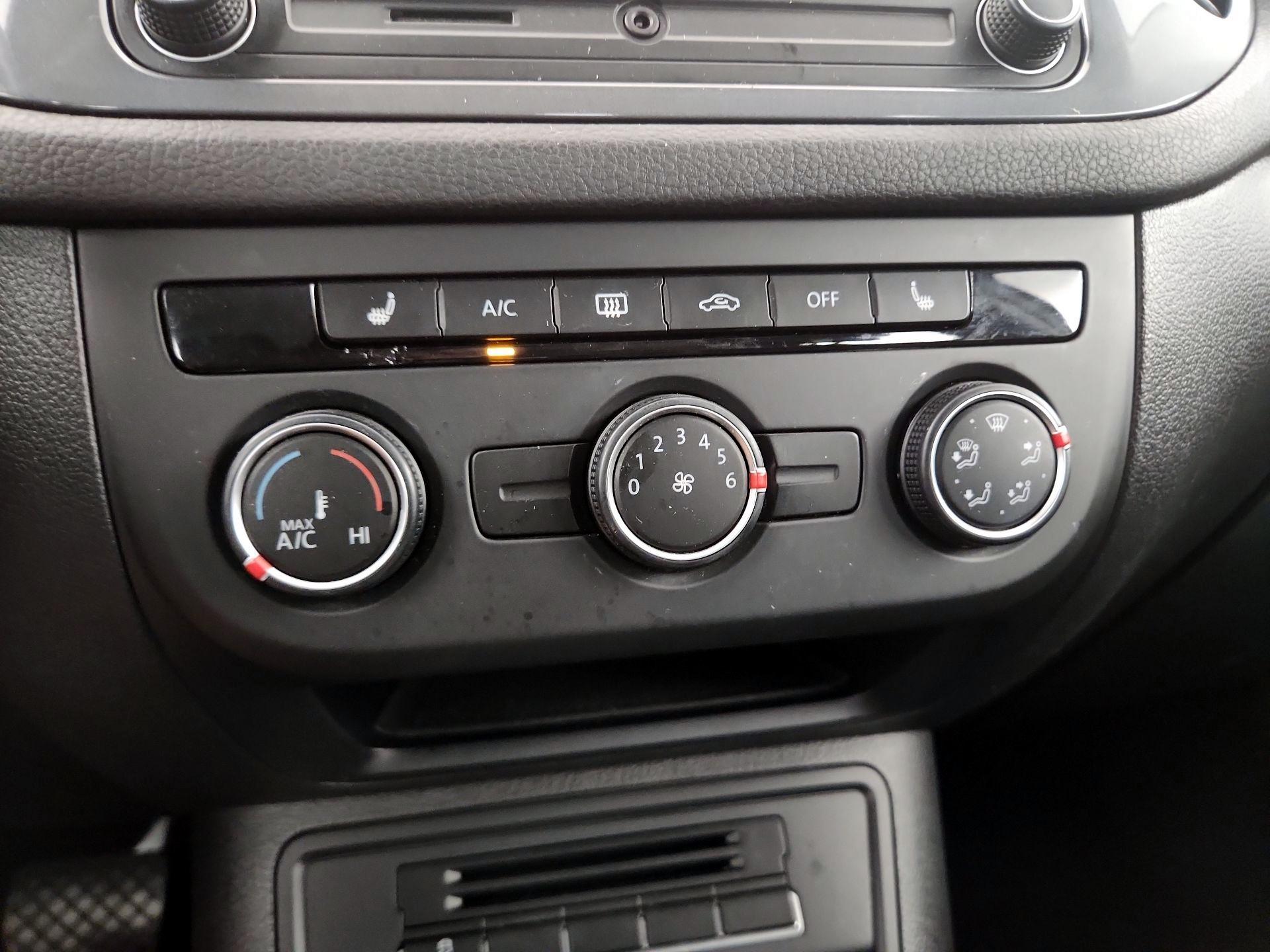 Thumbnail: 2016 Volkswagen Tiguan - 16