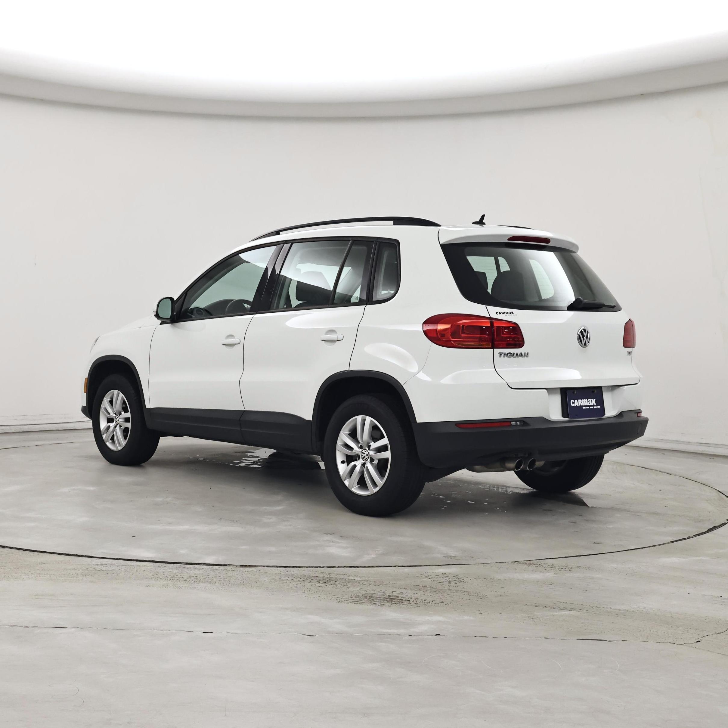 Thumbnail: 2016 Volkswagen Tiguan - 2