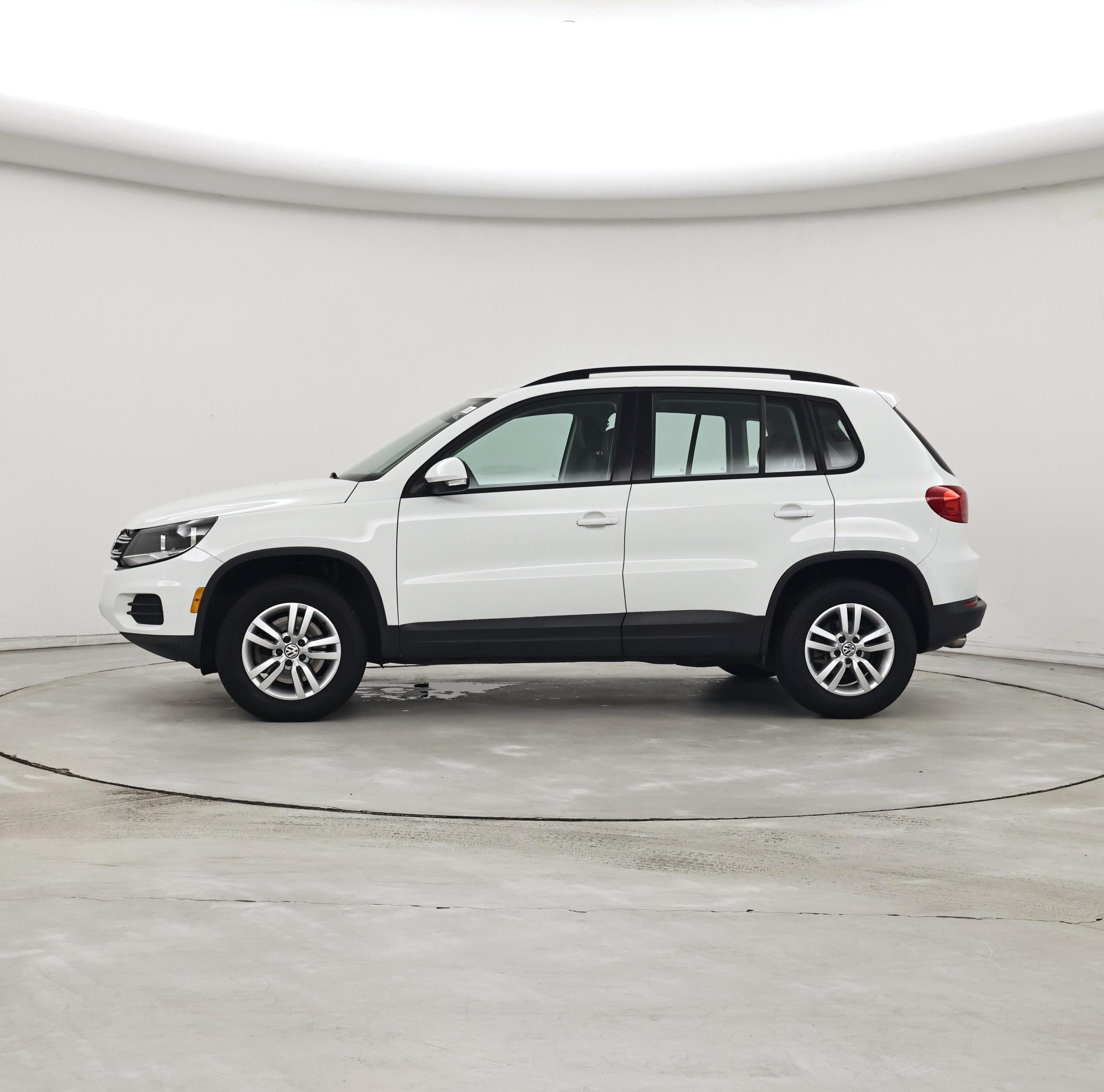 Thumbnail: 2016 Volkswagen Tiguan - 3