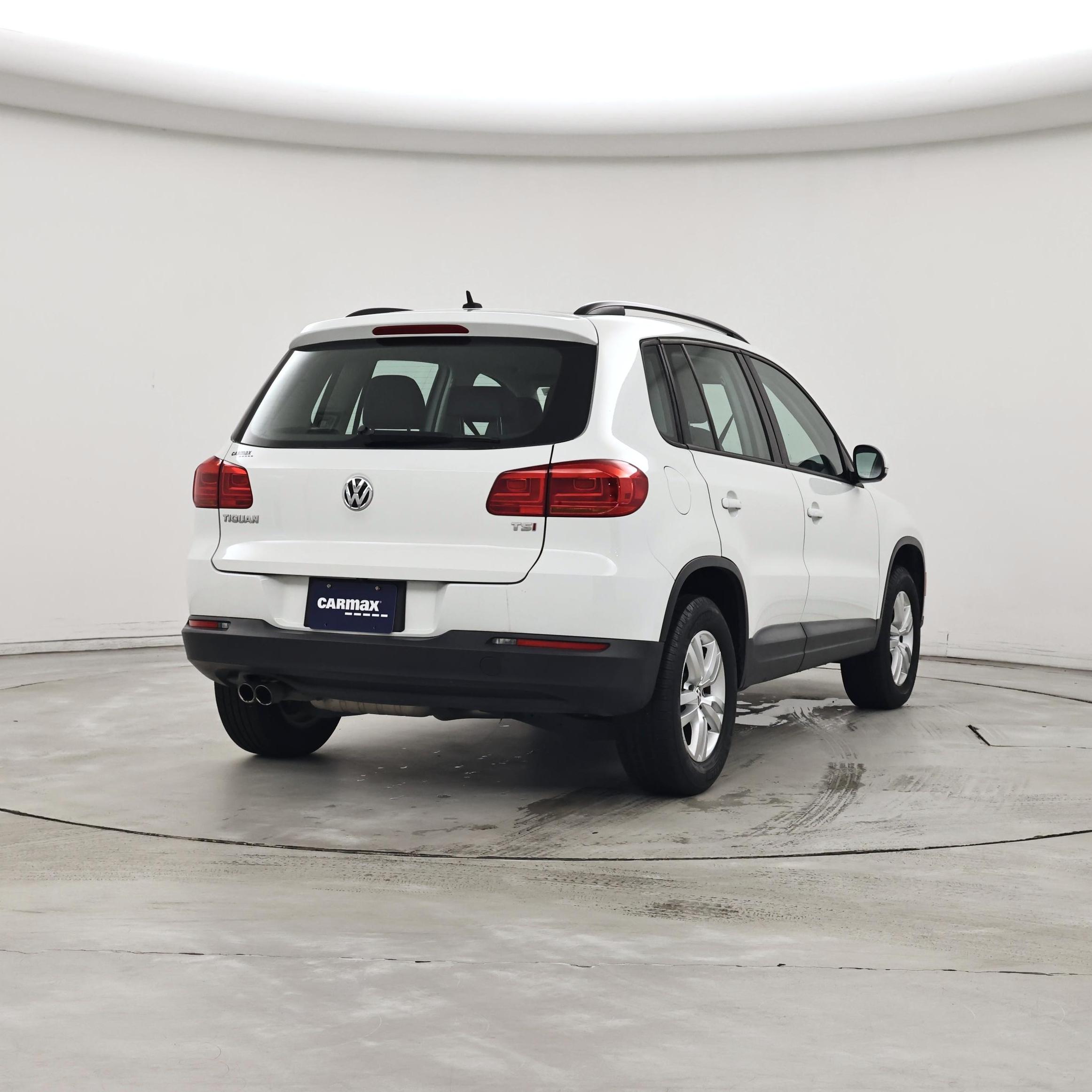 Thumbnail: 2016 Volkswagen Tiguan - 8