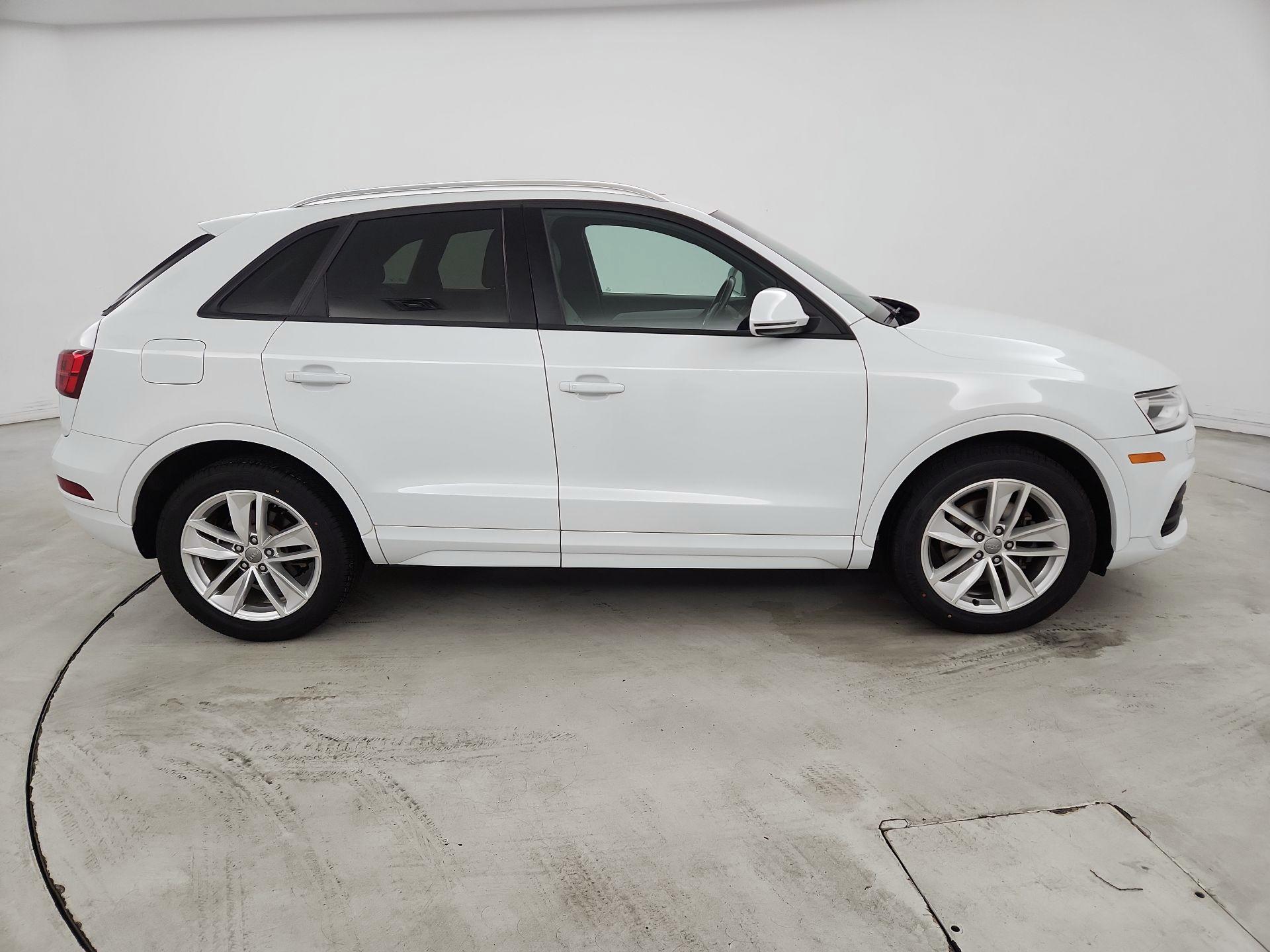 Thumbnail: 2017 Audi Q3 - 4