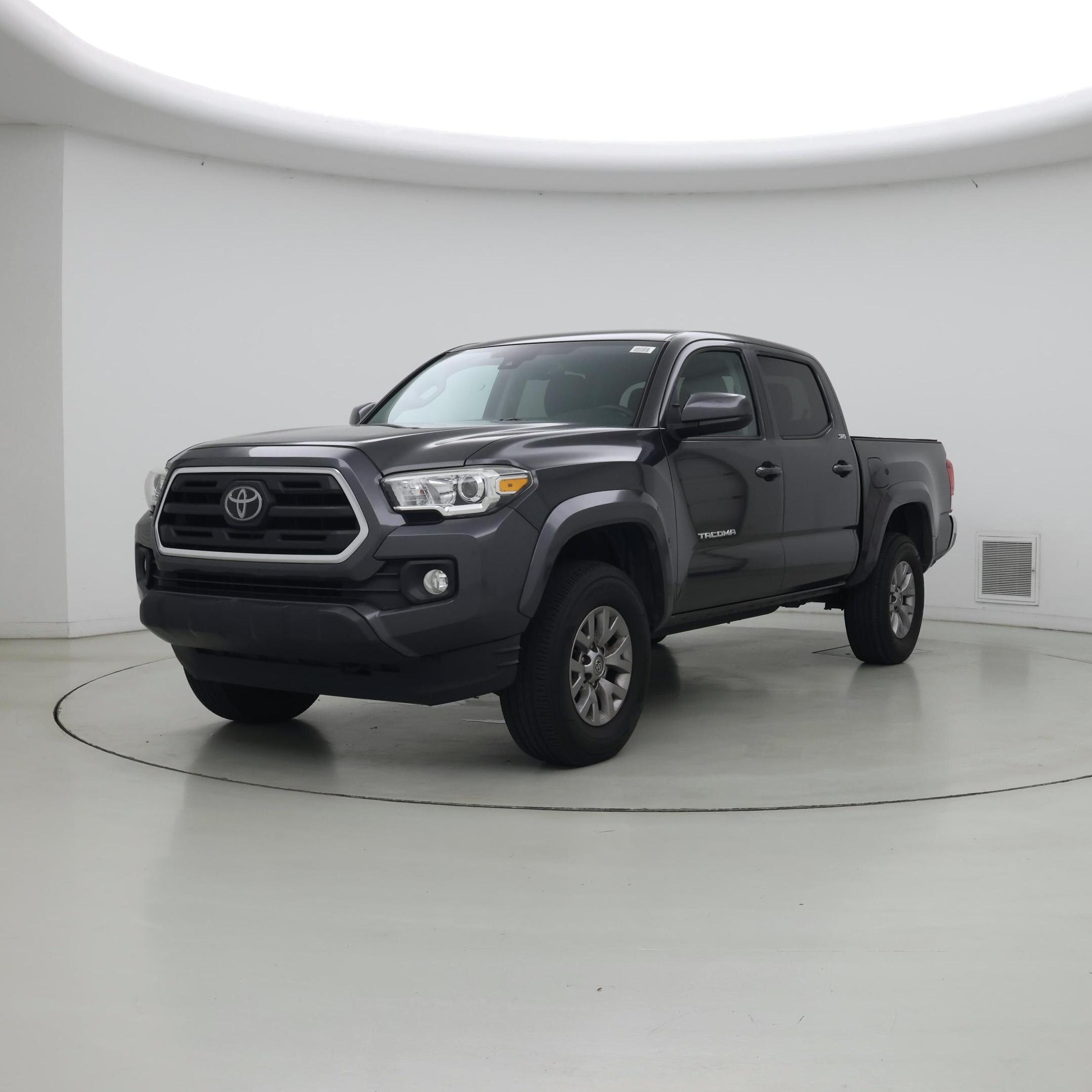 Thumbnail: 2018 Toyota Tacoma - 4