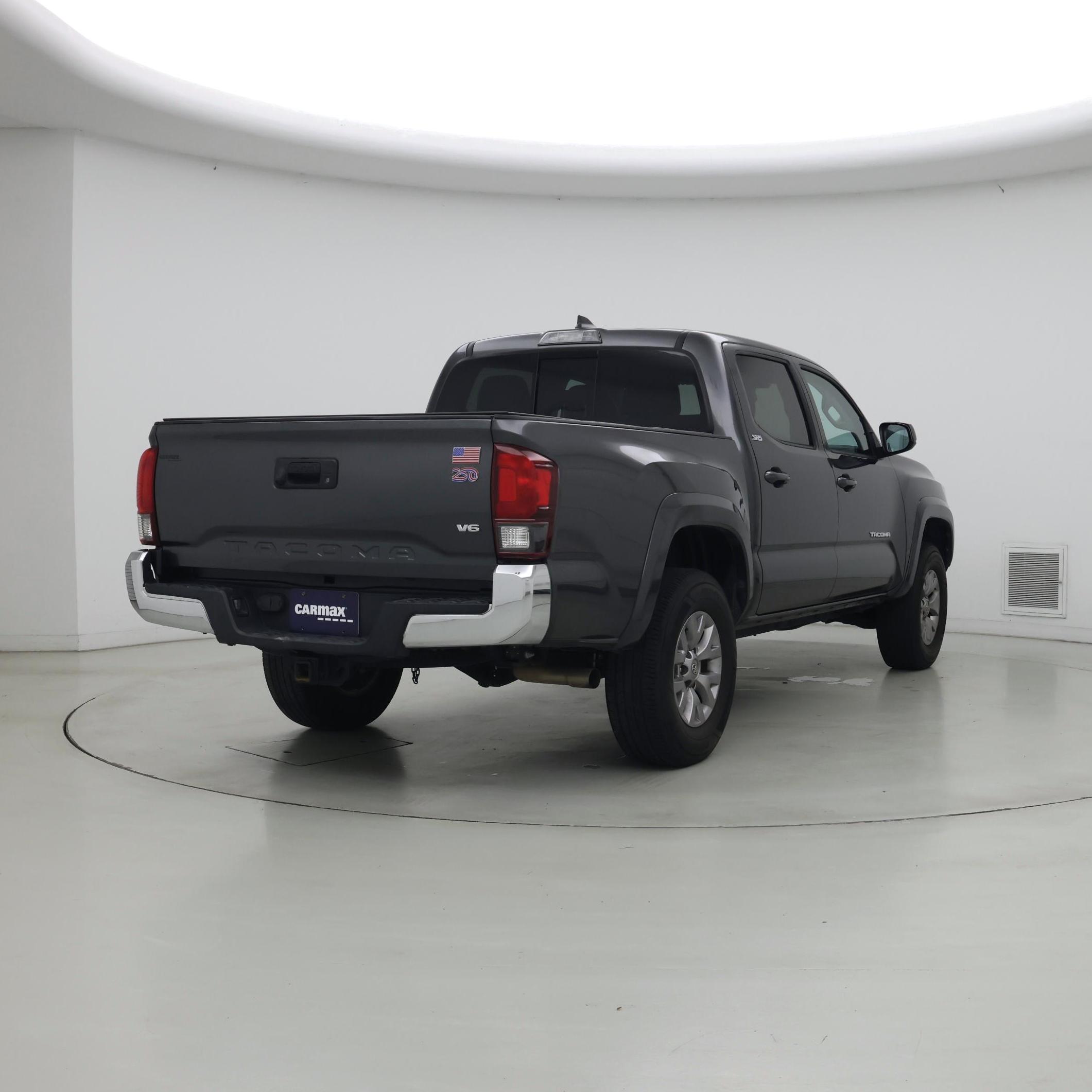 Thumbnail: 2018 Toyota Tacoma - 8