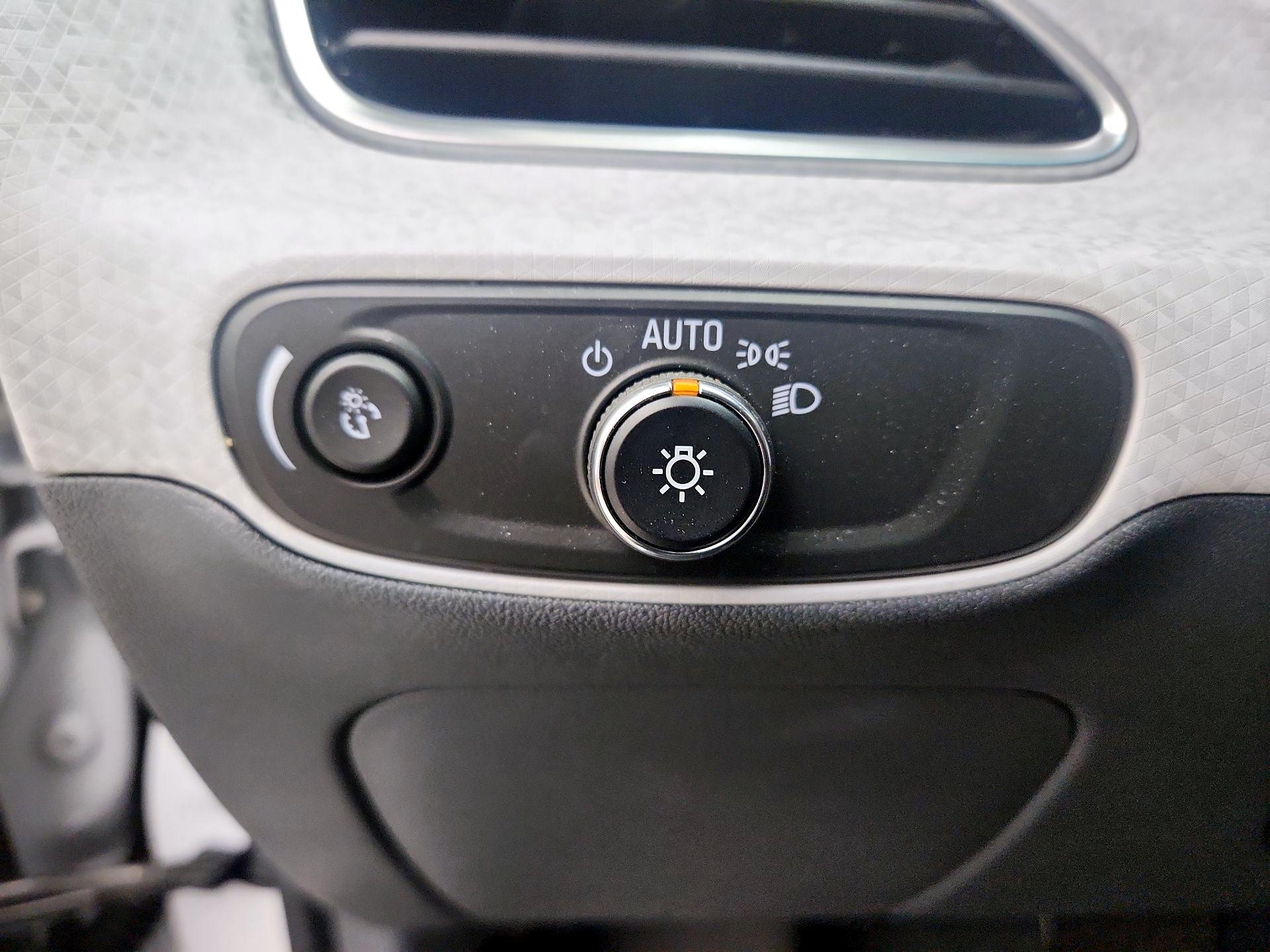 Thumbnail: 2021 Chevrolet Bolt EV - 13