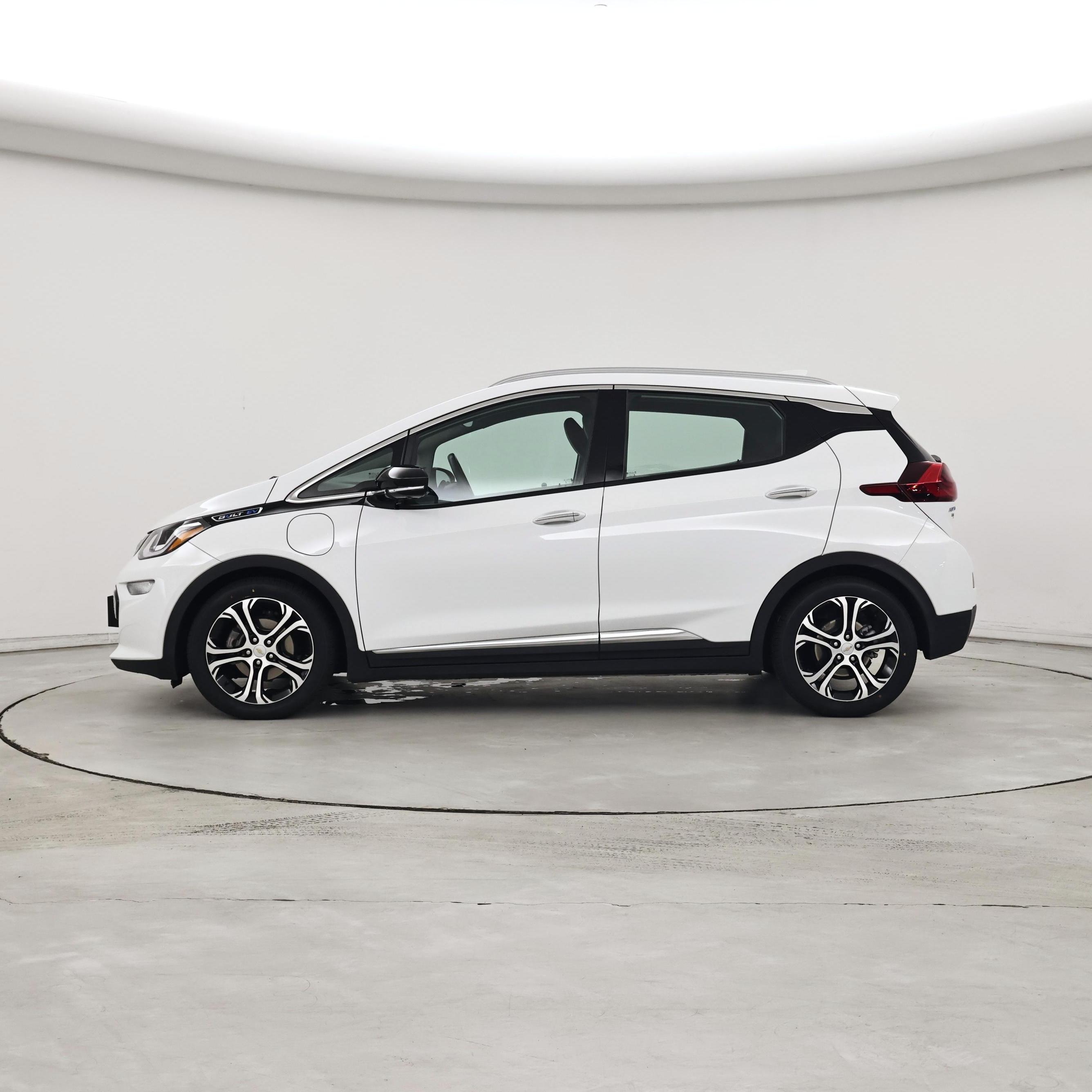 Thumbnail: 2021 Chevrolet Bolt EV - 3