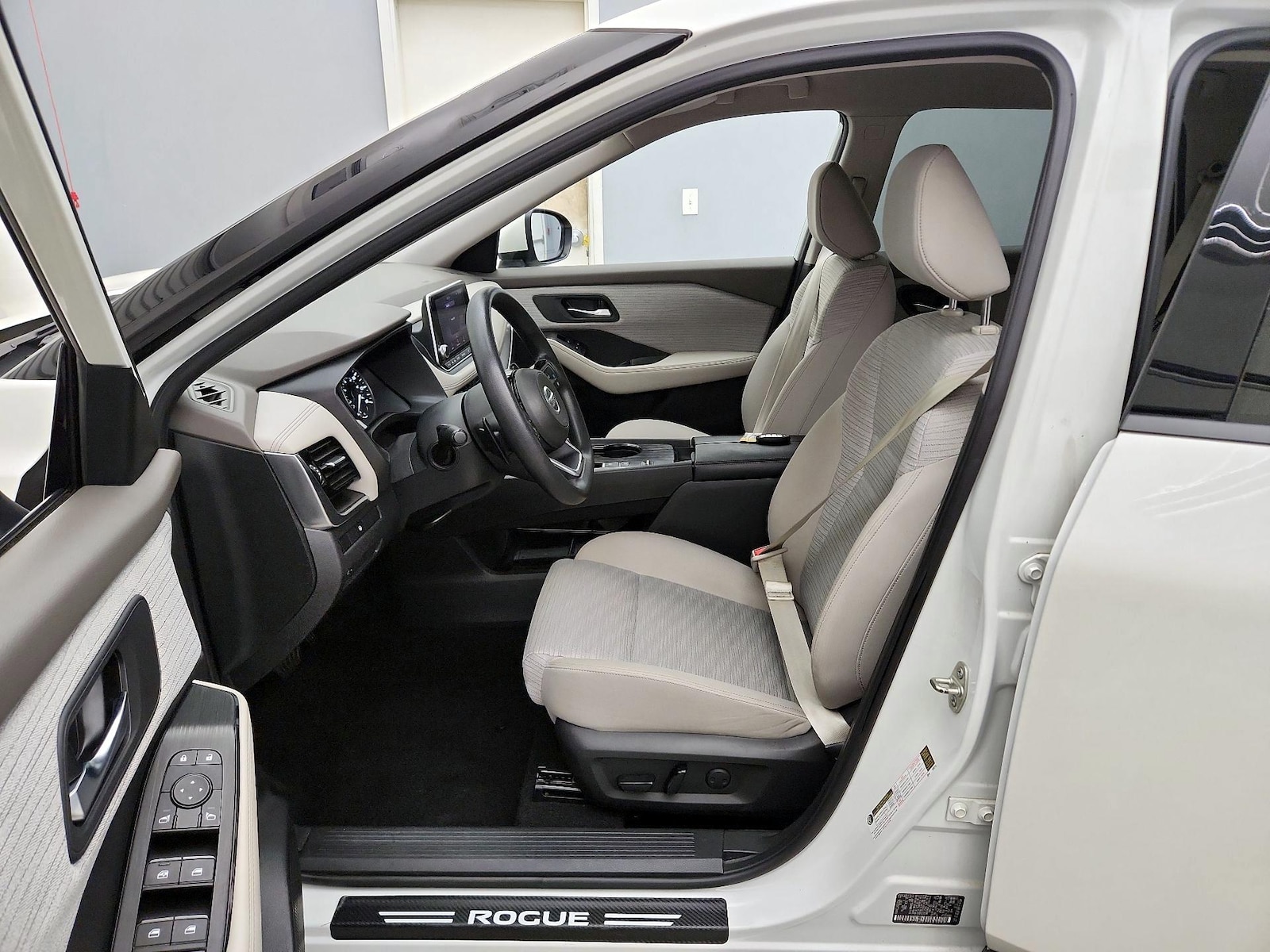 2021 Nissan Rogue SV - Photo 12
