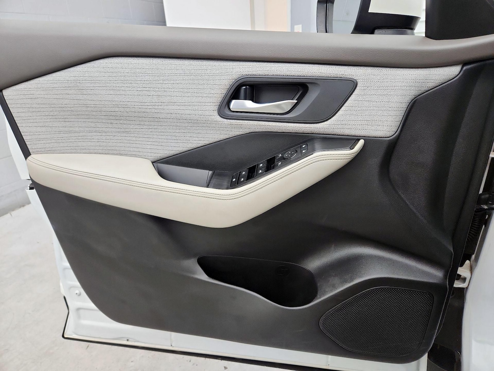 2021 Nissan Rogue SV - Photo 13