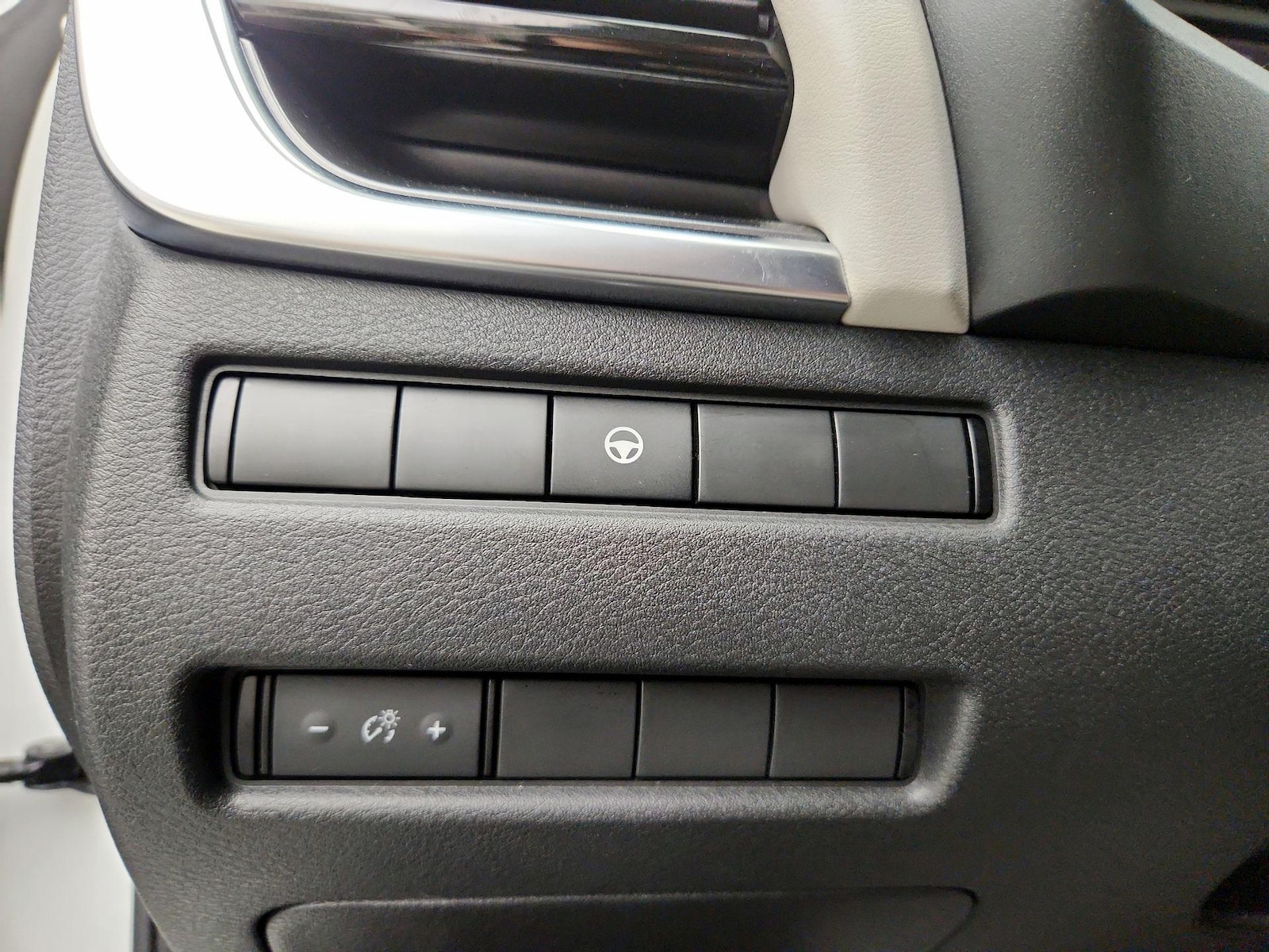 2021 Nissan Rogue SV - Photo 14