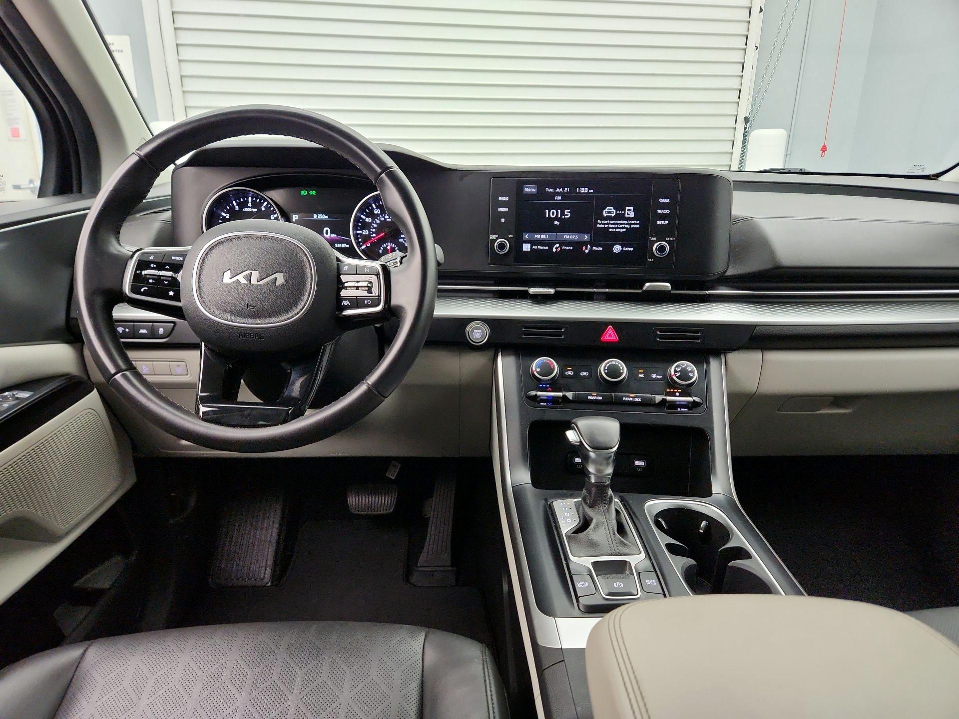 Thumbnail: 2023 Kia Carnival - 9