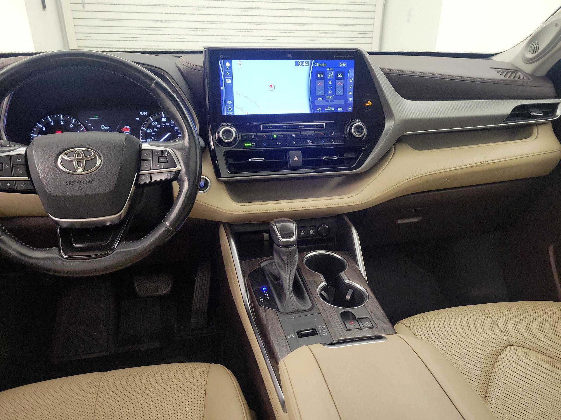 Thumbnail: 2020 Toyota Highlander - 9