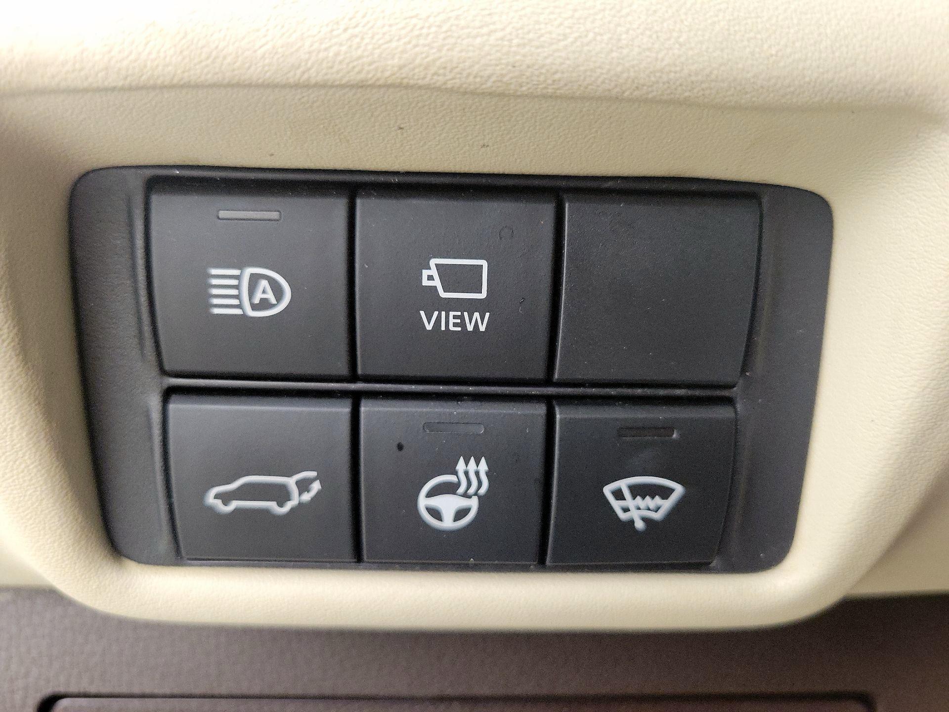 Thumbnail: 2020 Toyota Highlander - 13