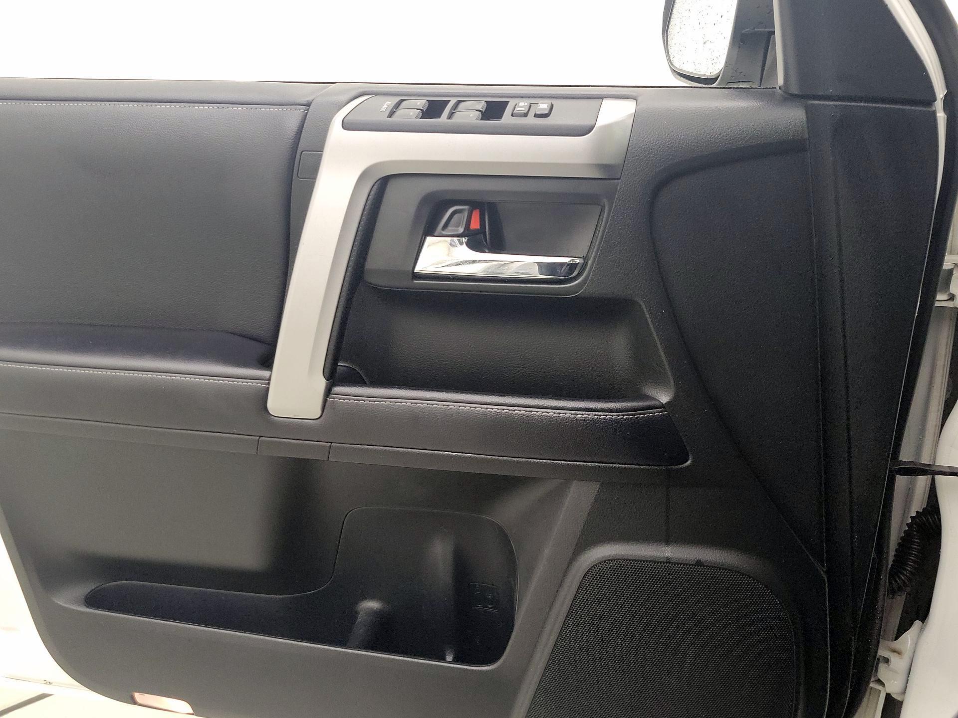 Thumbnail: 2018 Toyota 4Runner - 12