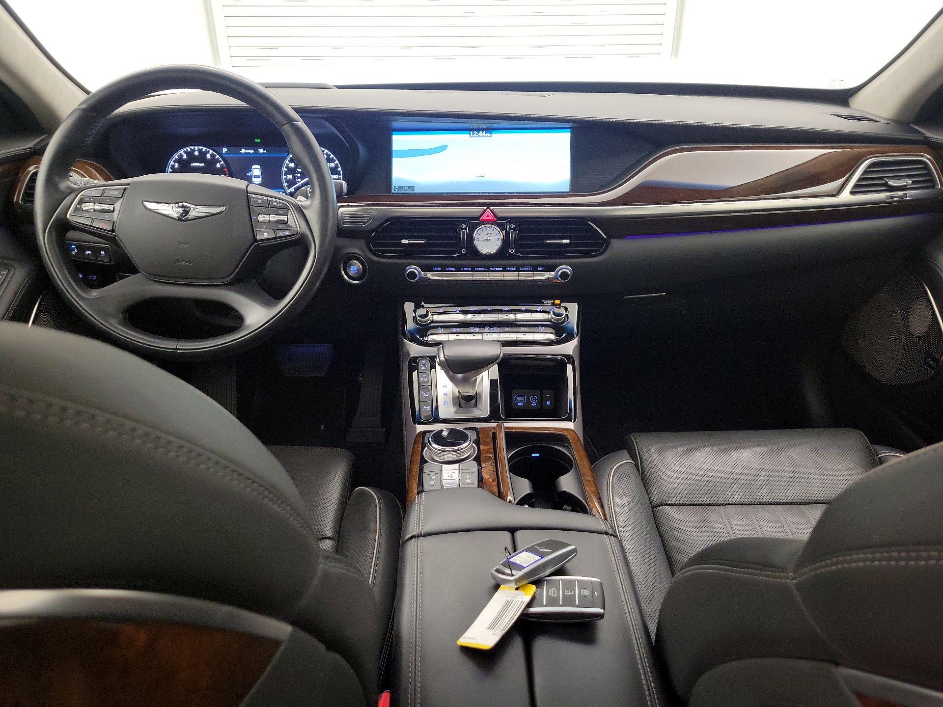 Thumbnail: 2019 Genesis G90 - 9