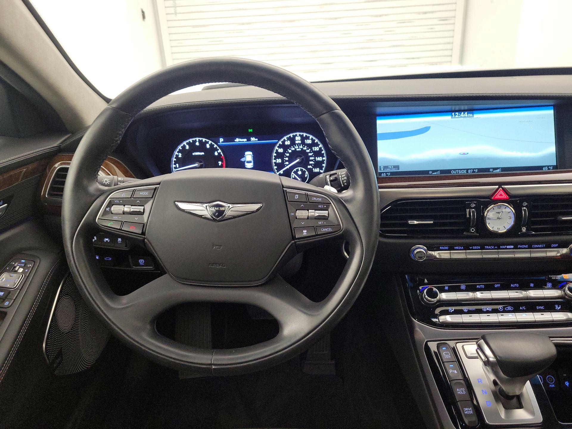 Thumbnail: 2019 Genesis G90 - 10