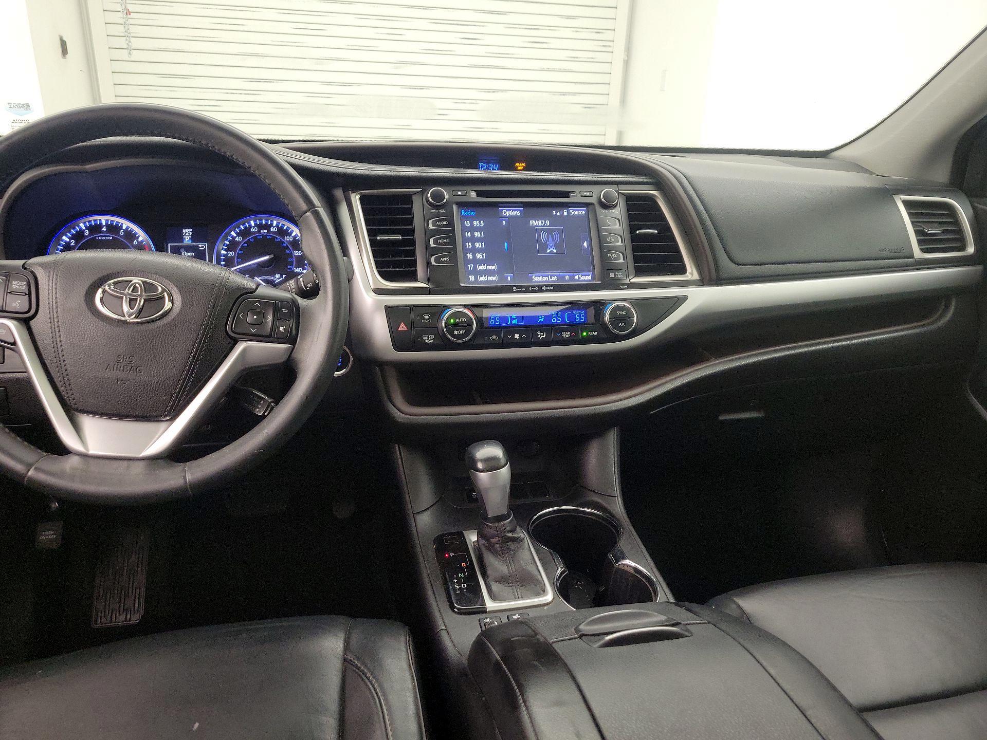 Thumbnail: 2016 Toyota Highlander - 9