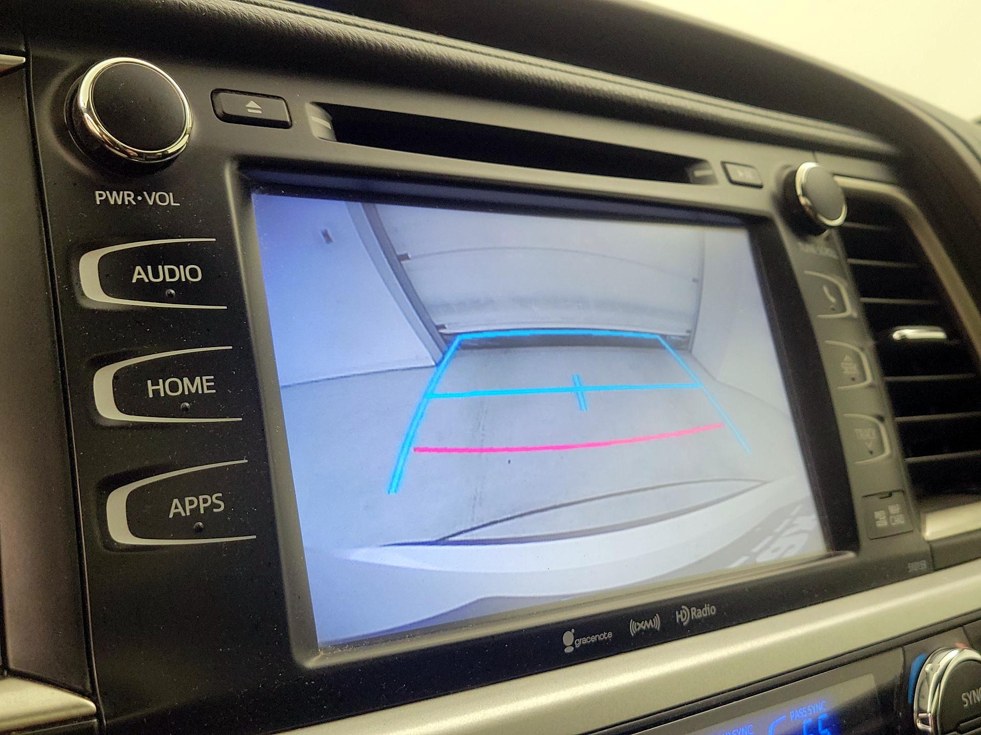 Thumbnail: 2016 Toyota Highlander - 14