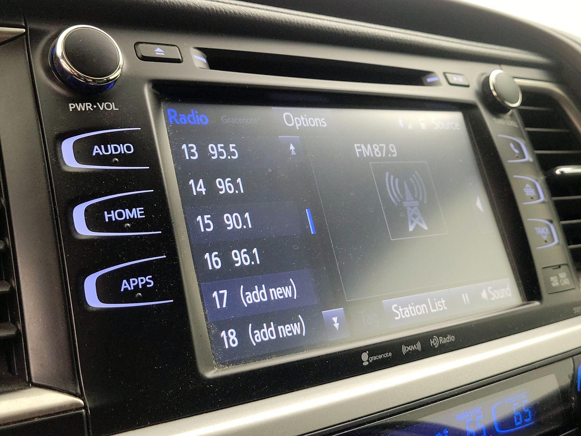 Thumbnail: 2016 Toyota Highlander - 15