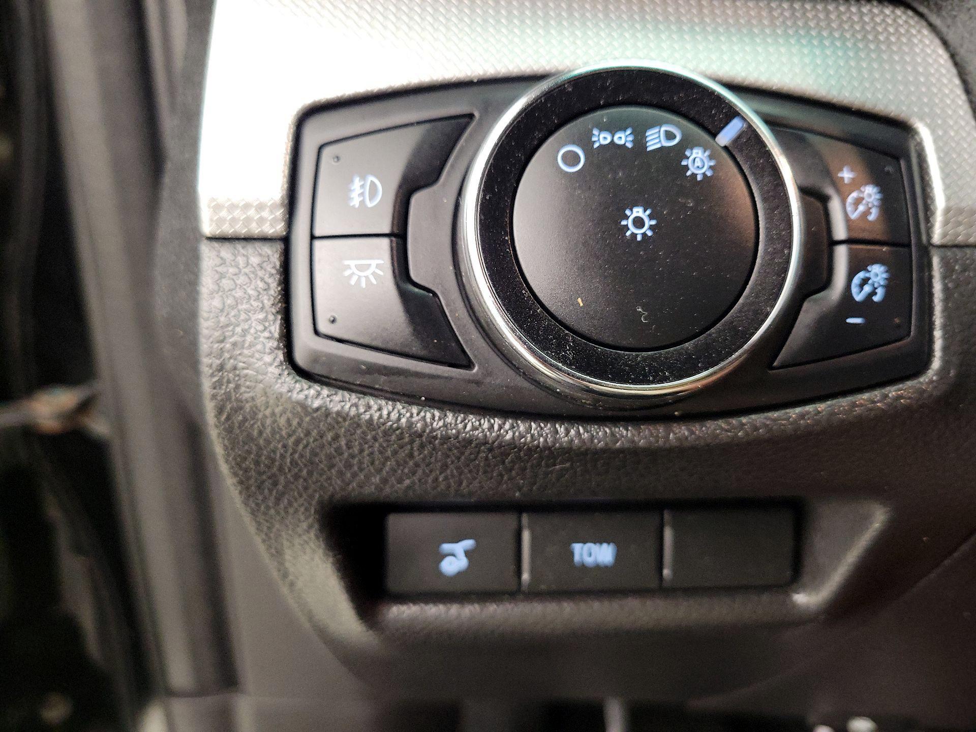Thumbnail: 2014 Ford Explorer - 13
