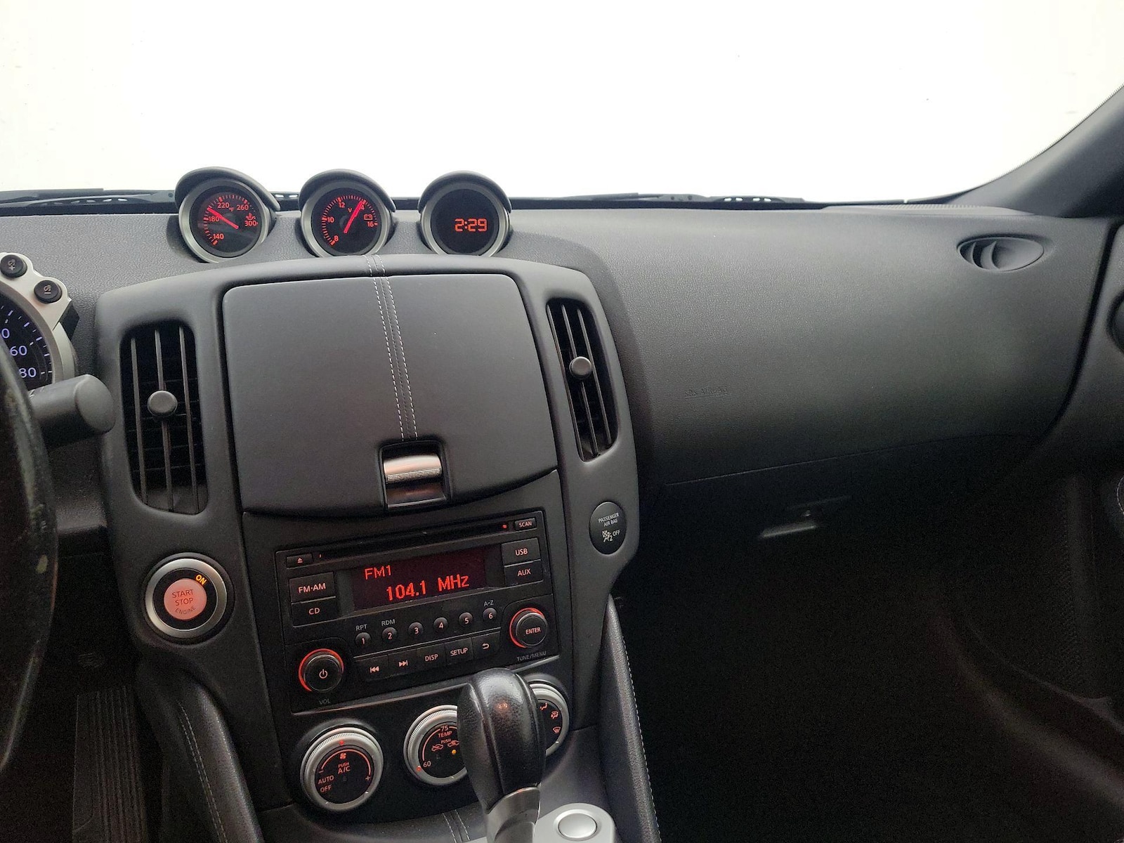 2016 Nissan 370Z Coupe Base - Photo 10