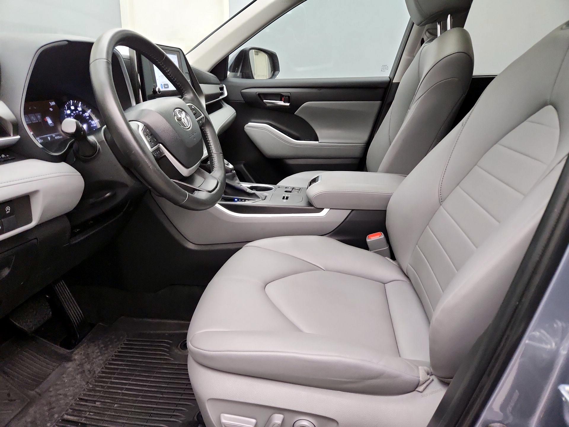 Thumbnail: 2024 Toyota Highlander - 11