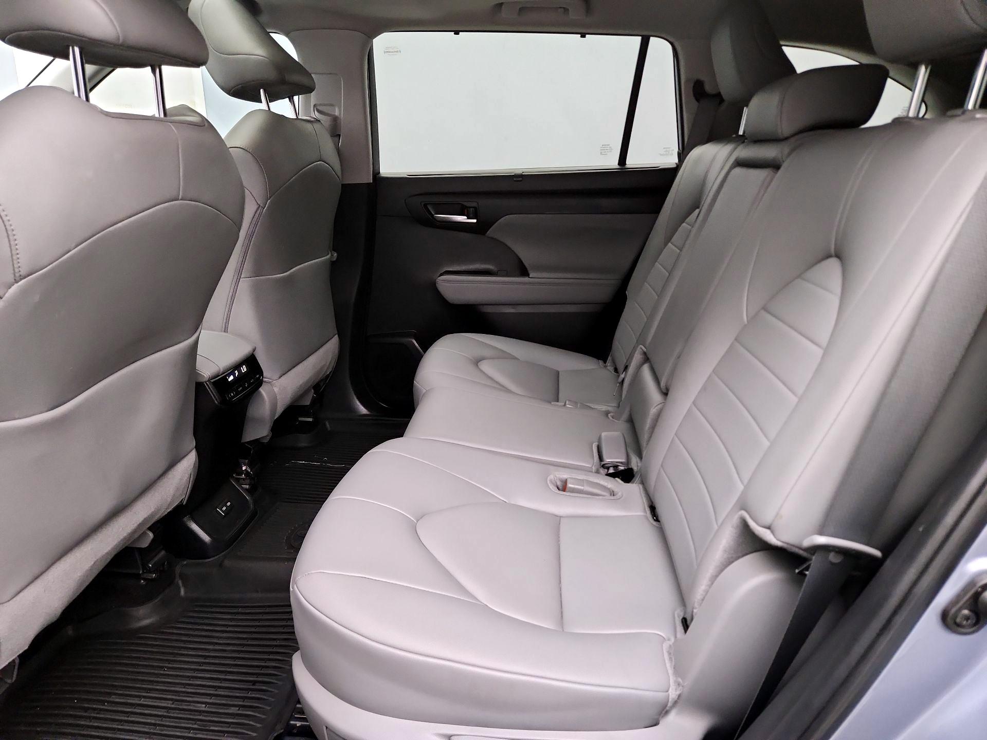 Thumbnail: 2024 Toyota Highlander - 20