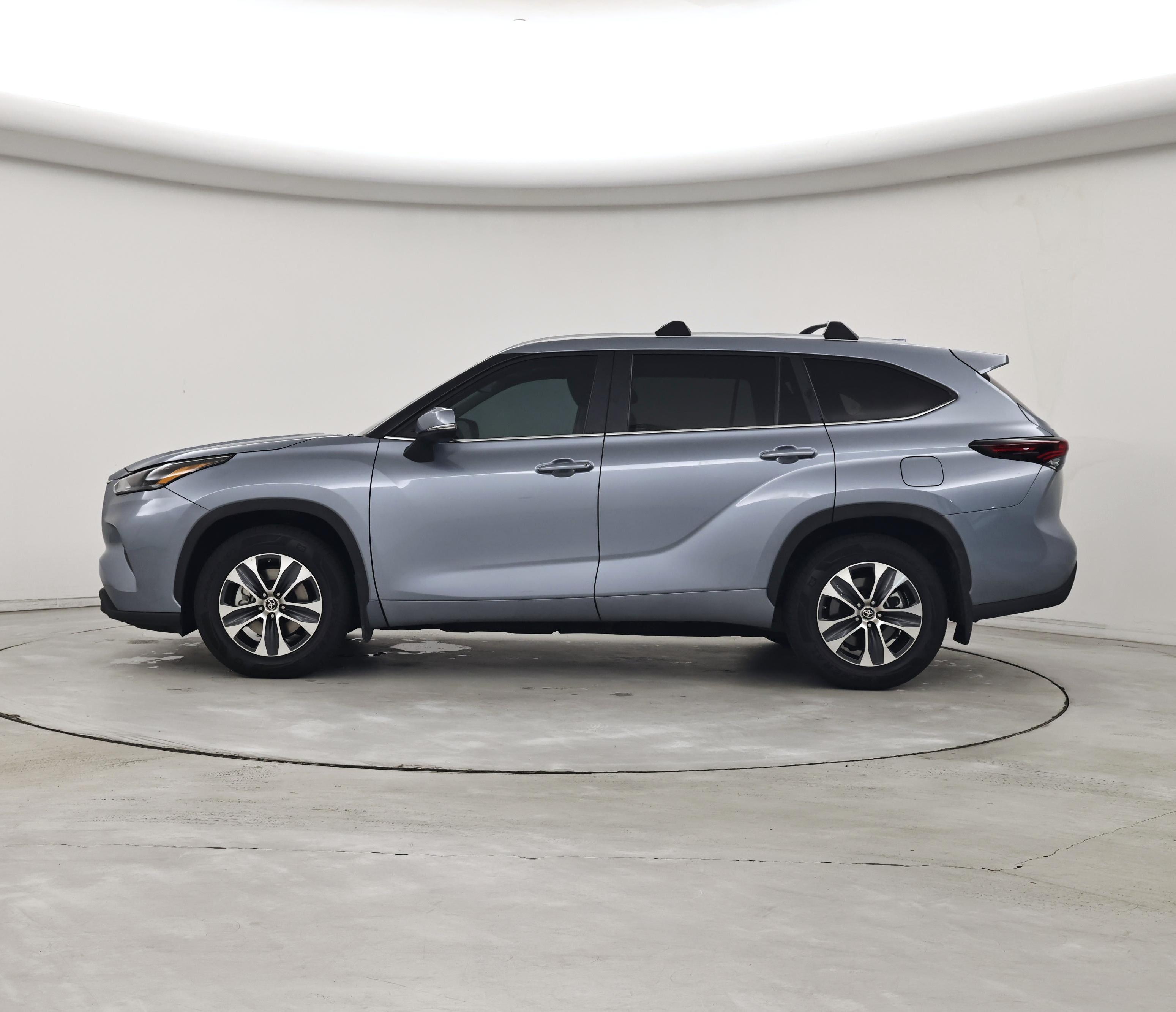Thumbnail: 2024 Toyota Highlander - 3