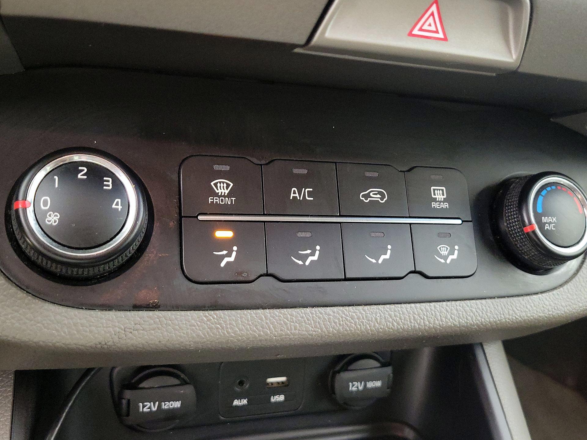 Thumbnail: 2016 Kia Sportage - 16