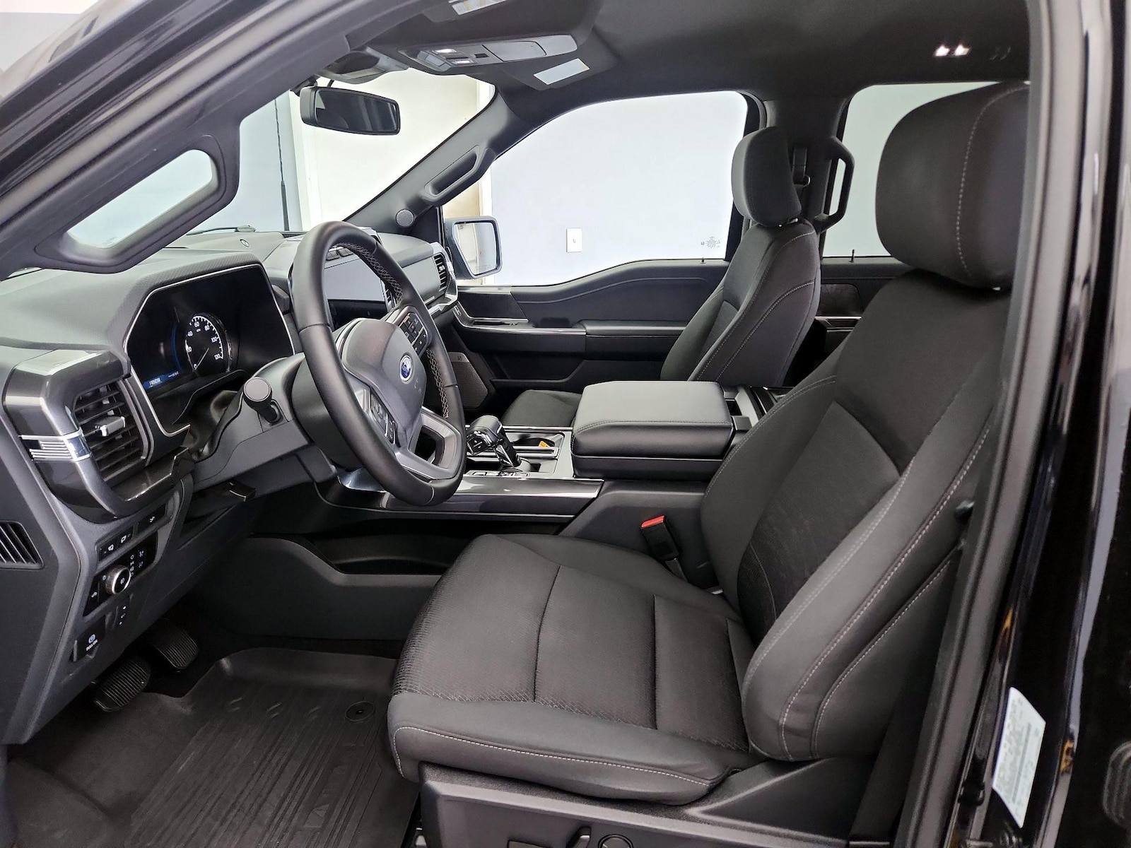 2023 Ford F-150 XLT - Photo 12