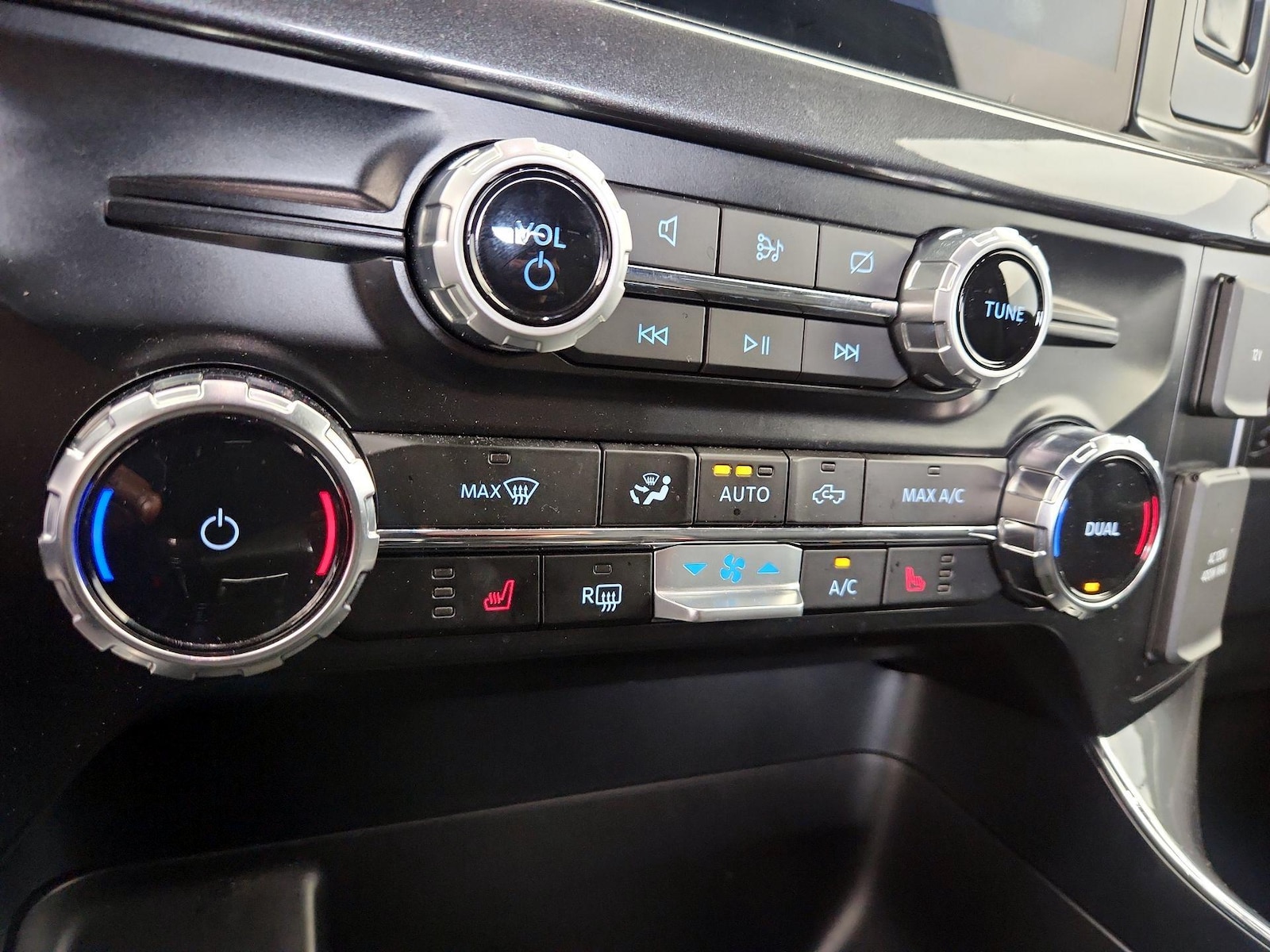 2023 Ford F-150 XLT - Photo 18