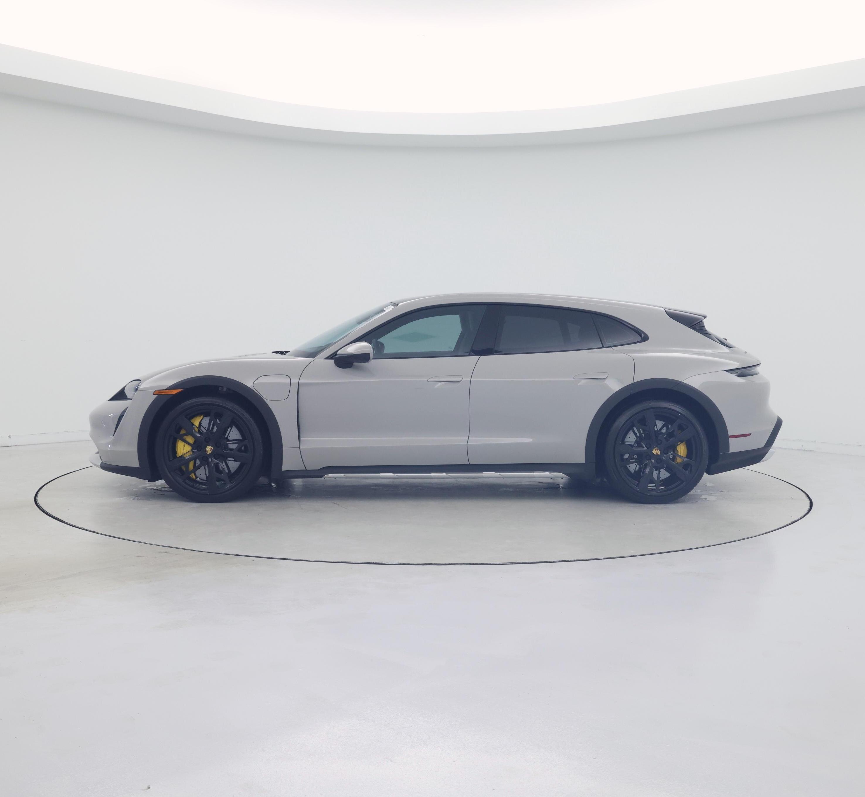 Thumbnail: 2022 Porsche Taycan - 3