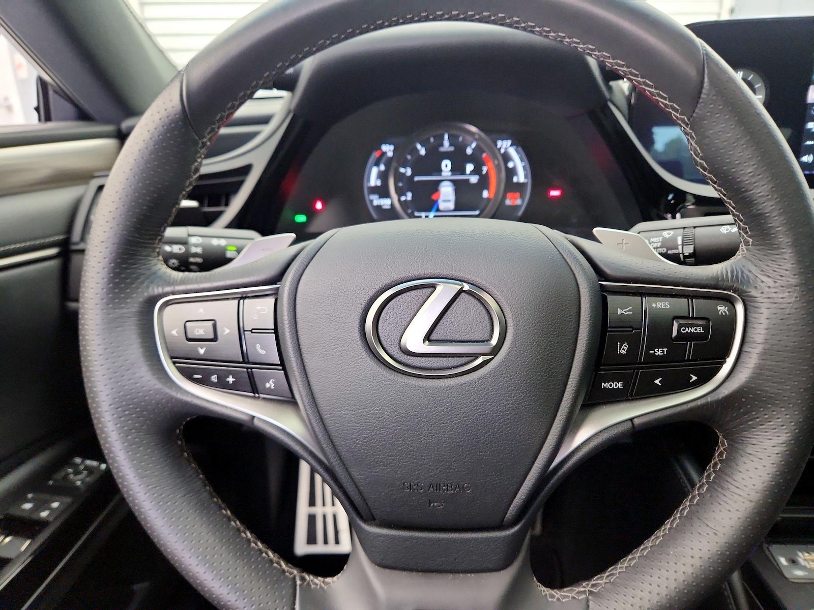 2022 Lexus ES F SPORT - Photo 11