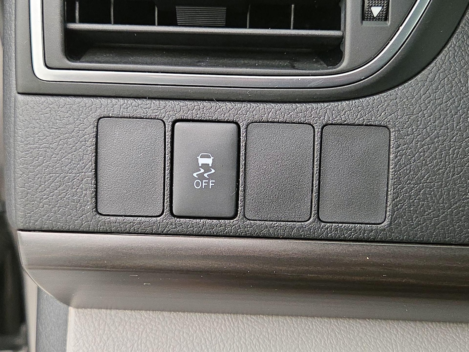 2017 Toyota Camry LE - Photo 14