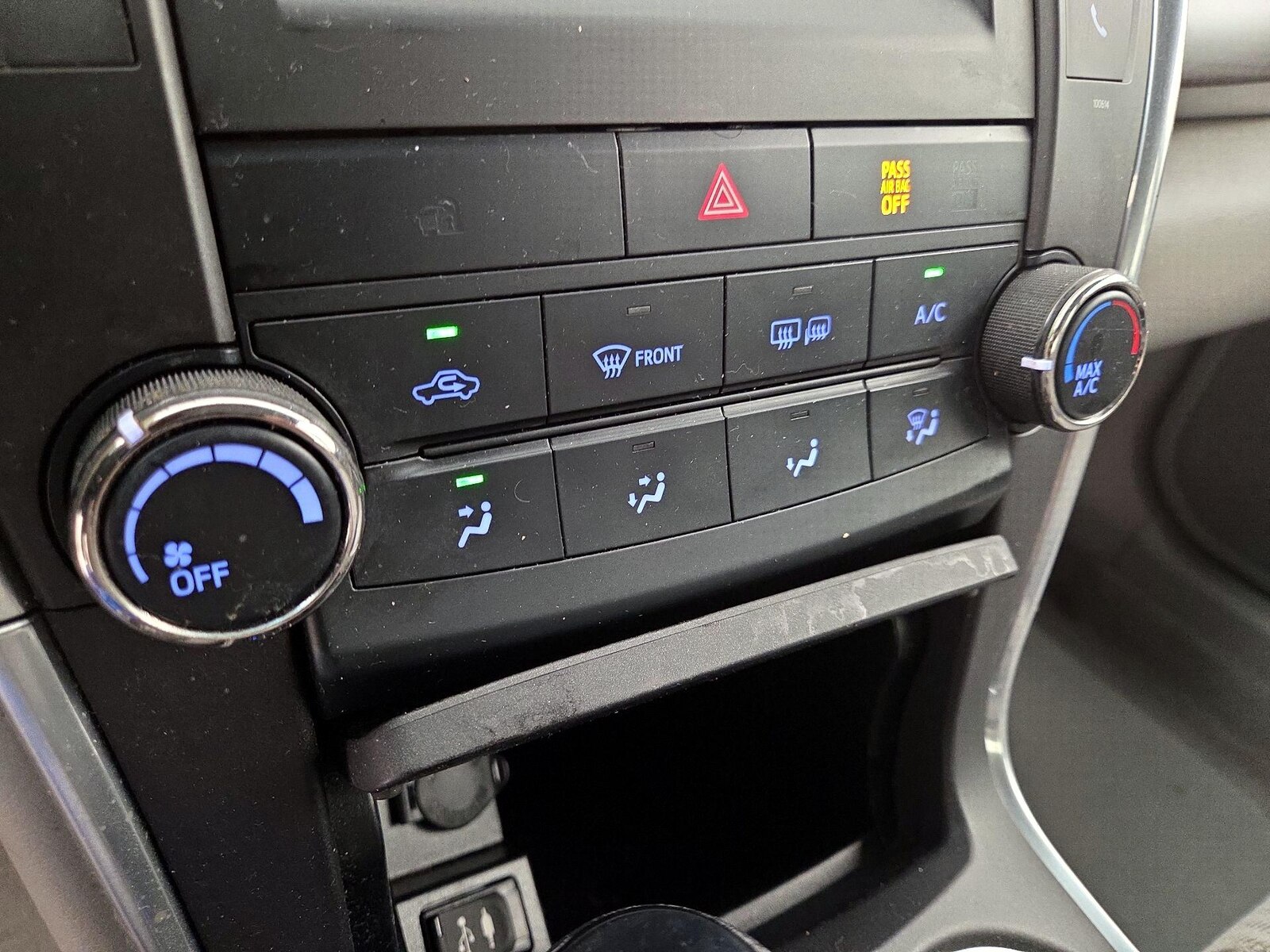 2017 Toyota Camry LE - Photo 17