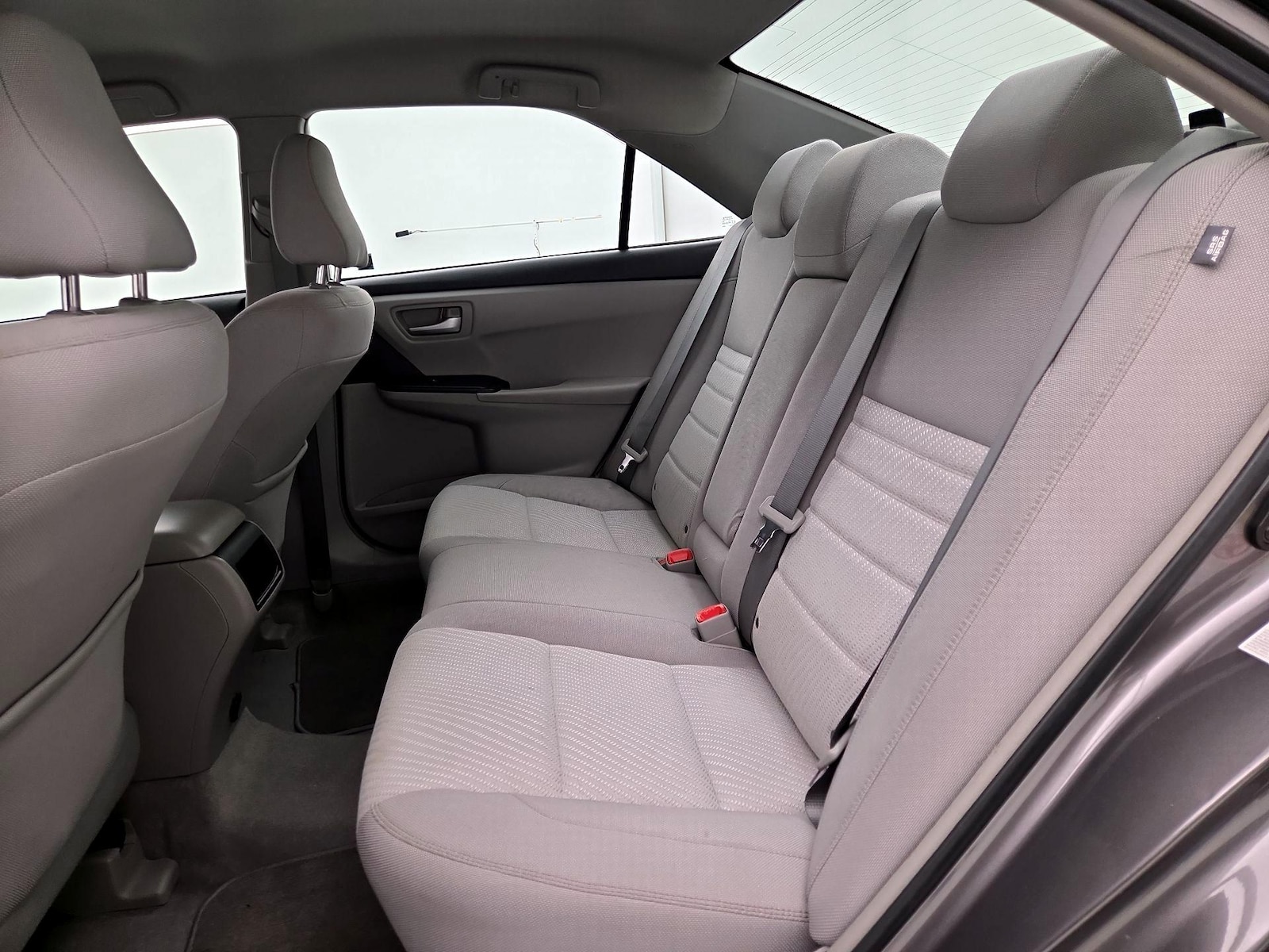 2017 Toyota Camry LE - Photo 20