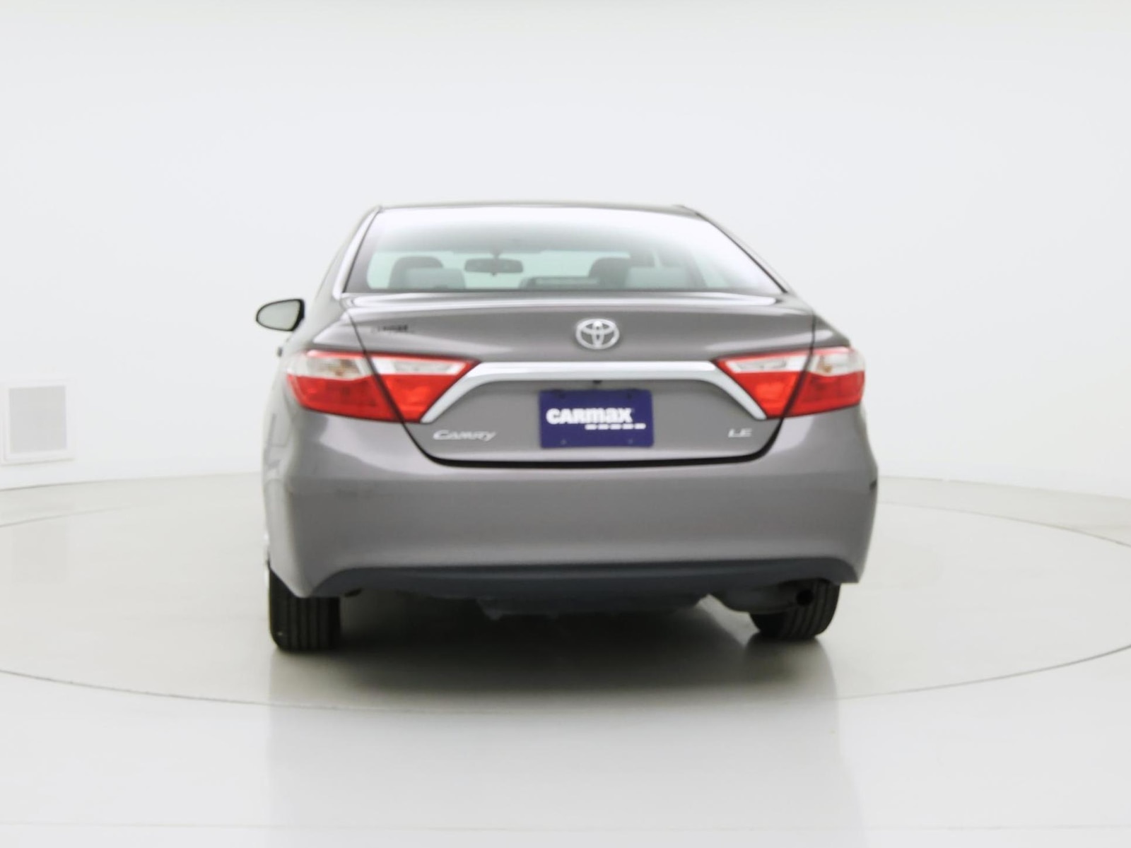 2017 Toyota Camry LE - Photo 7
