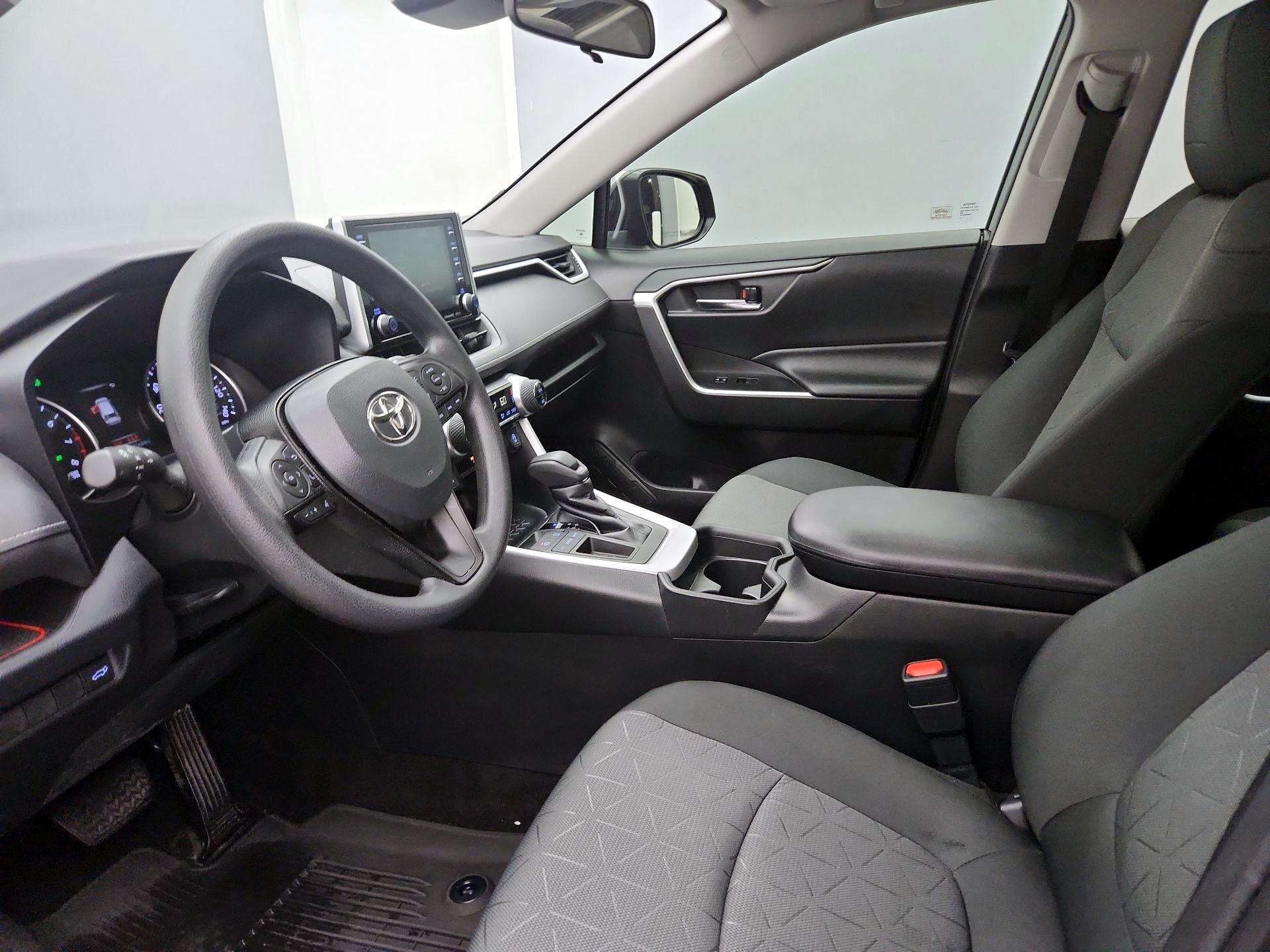 Thumbnail: 2020 Toyota RAV4 - 11