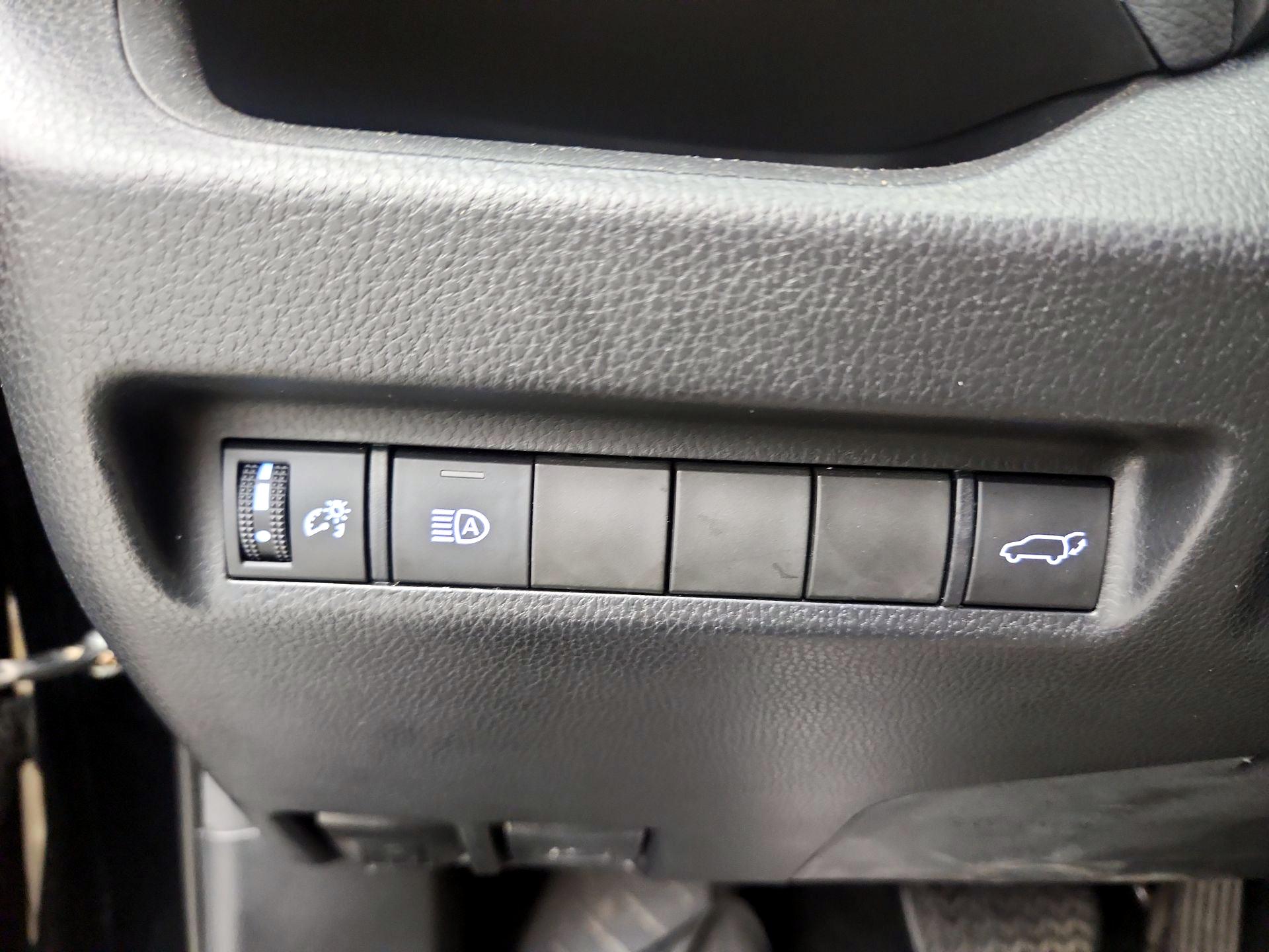 Thumbnail: 2020 Toyota RAV4 - 13